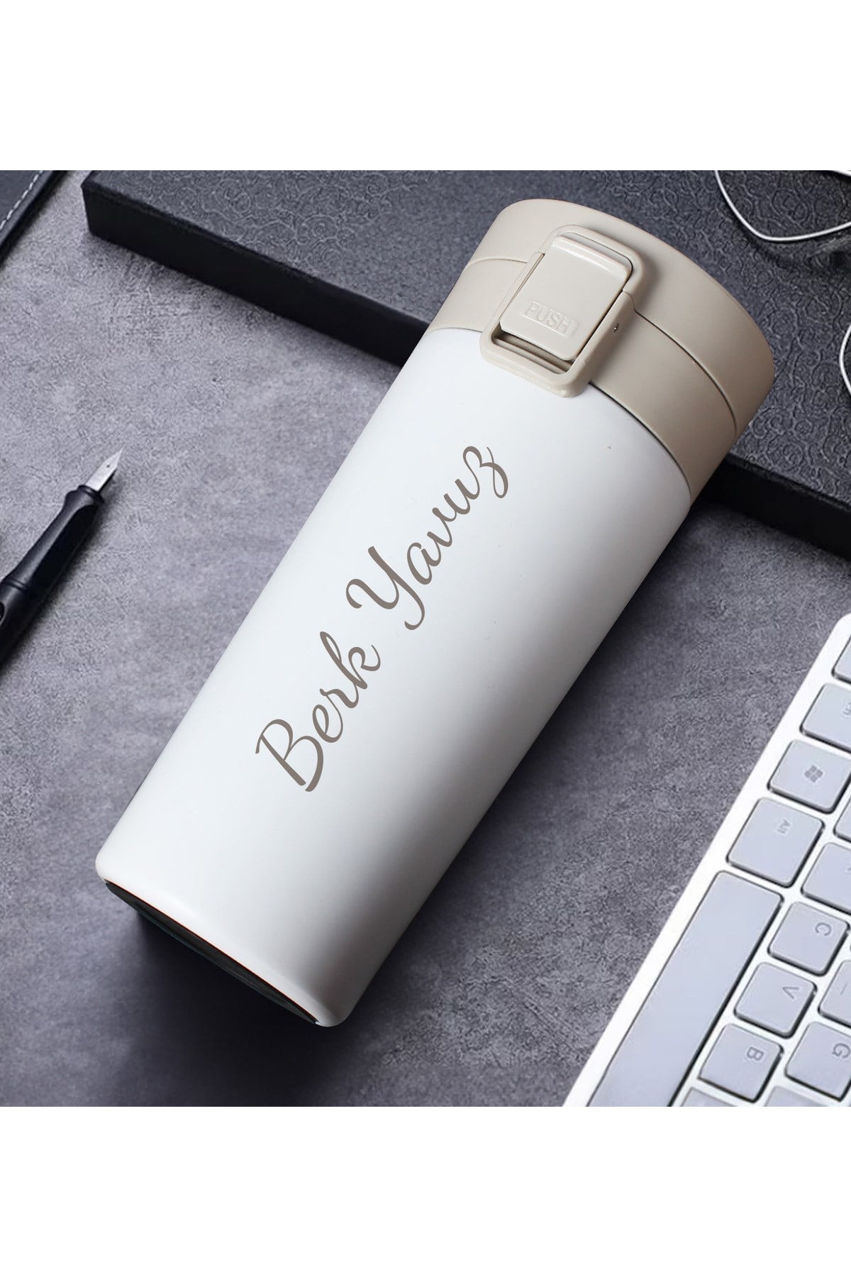 Kişiye Özel Otomatik Basmalı Kilitli Beyaz 400 ML Exclusive Tasarım Çelik Termos