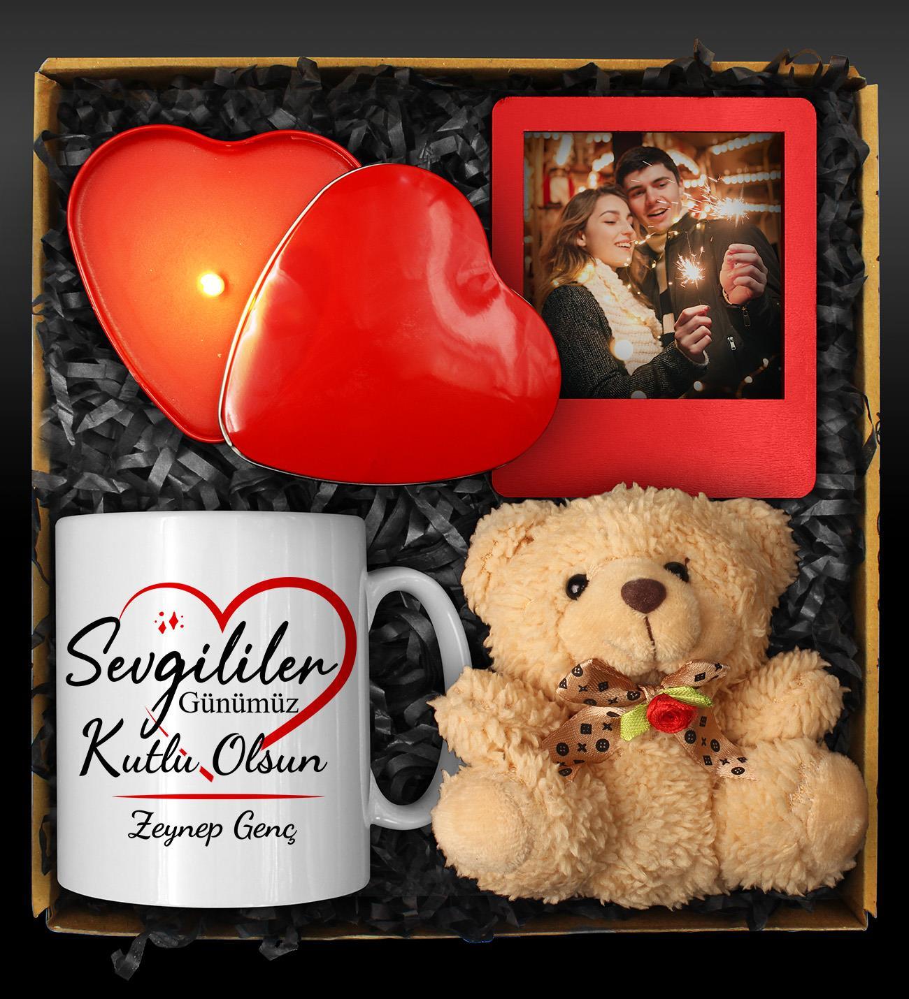 Sevgililer Gününe Özel Kişiye Özel Tasarım Kupa & Kişiye Özel Fotoğraf Çerçevesi & Kalp Mum & Peluş Ayıcık Seti 