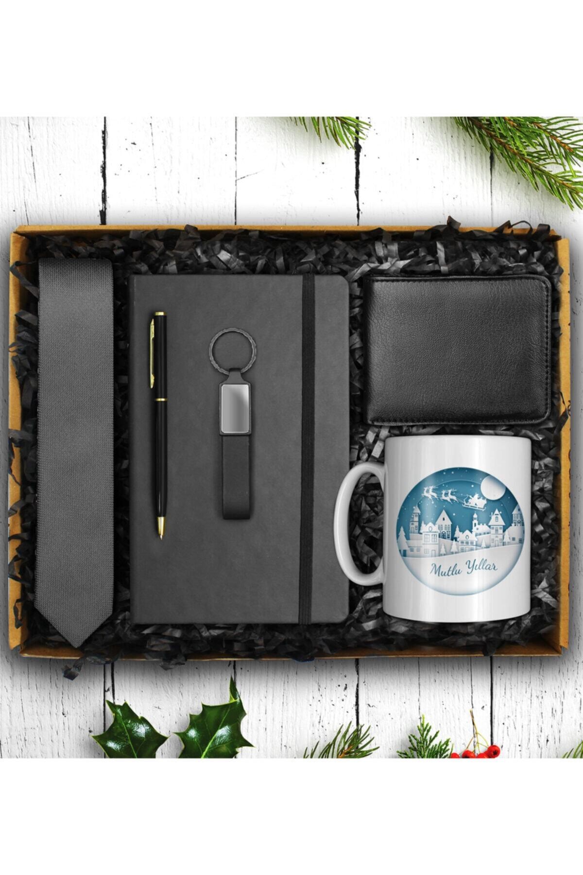 Yılbaşına Özel Kupa & Defter & Kravat & Defter & Kalem & Anahtarlık & Kalem & Cüzdan Hediye Seti