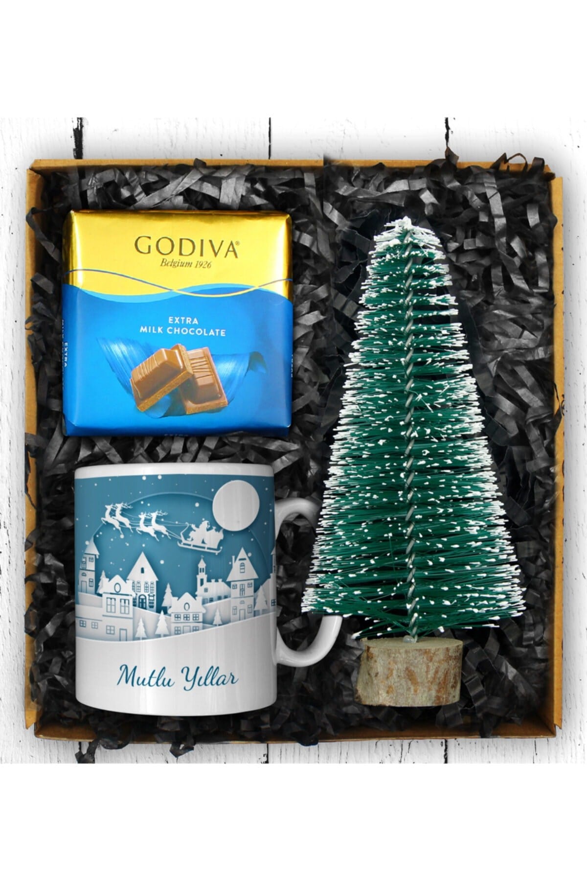 Yılbaşına Özel Tasarım Kupa & Yılbaşı Çam Ağacı & Godiva Çikolata Hediye Seti