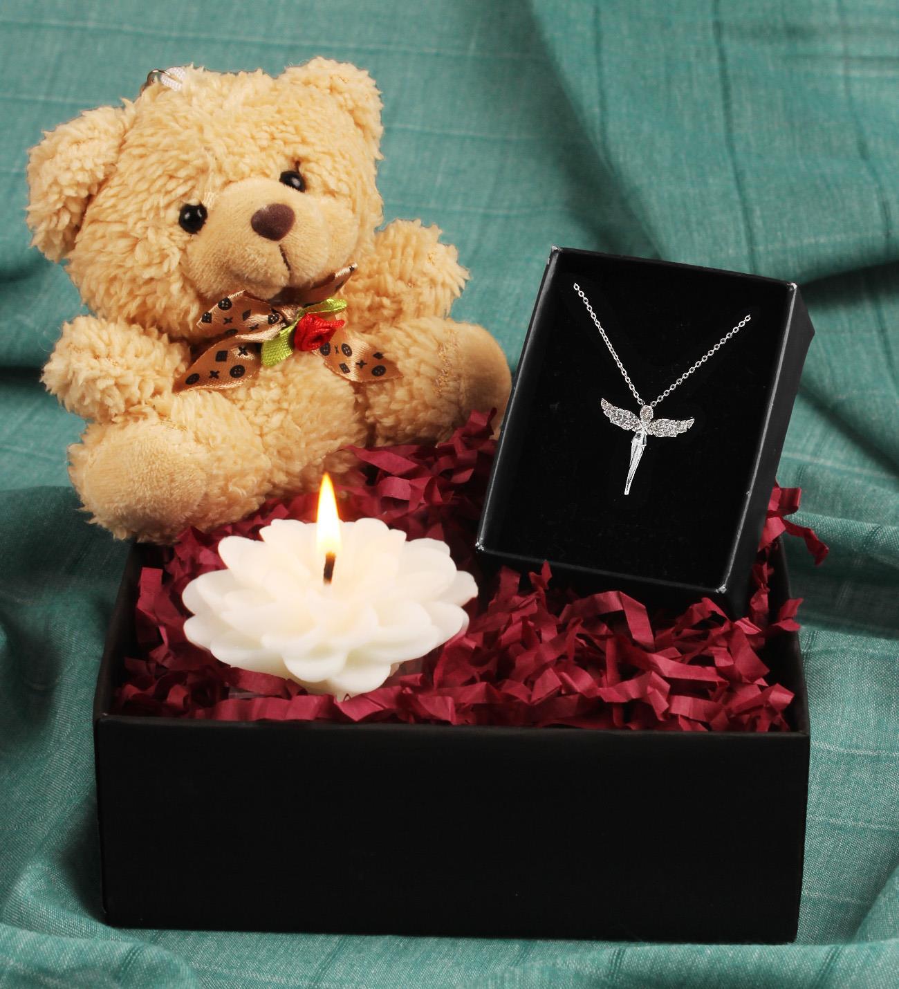 Zirkon Taşlı Melek Kolye & Peluş Ayıcık & Mum Seti
