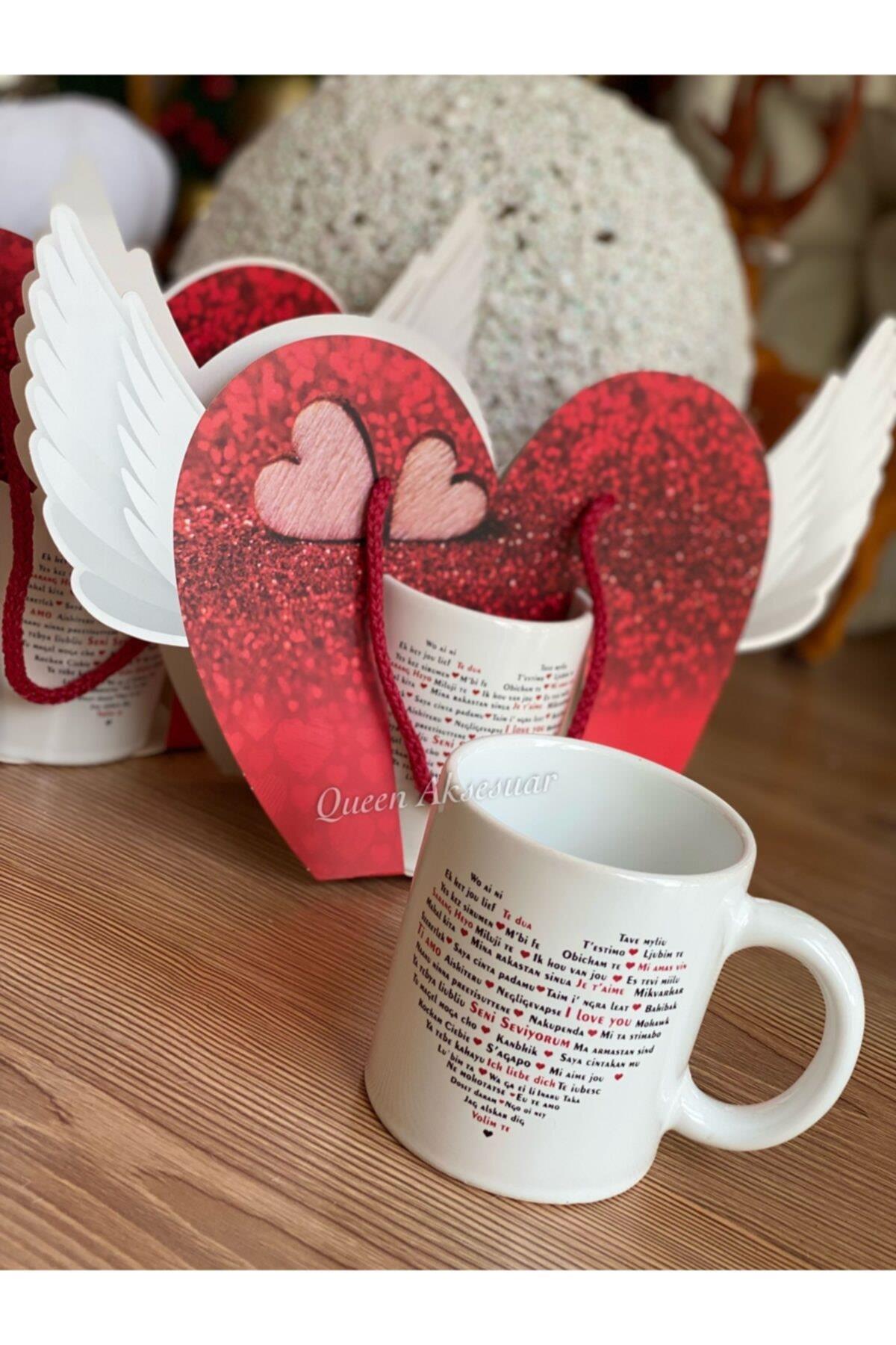 Her Dilde Seni Seviyorum Yazılı Kalp Kutuda Sevgiliye Özel Hediye Çantalı Porselen Bardak Kupa Love