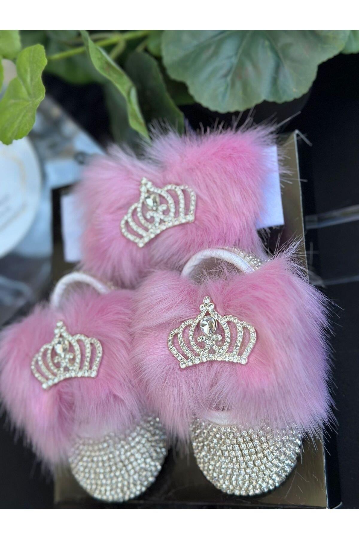 Marka moda özel tasarım lüks tüylü metal prenses broşlu bebek taşlı ayakkabı saç bantı set pembe