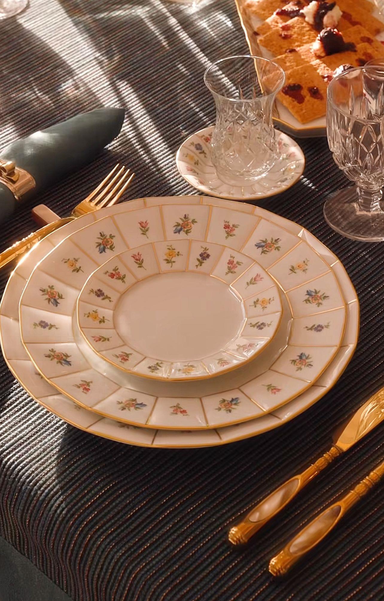 FURSTENBERG Ara Servis Tabağı 24,4cm GRECQUE MILLE FLEURS