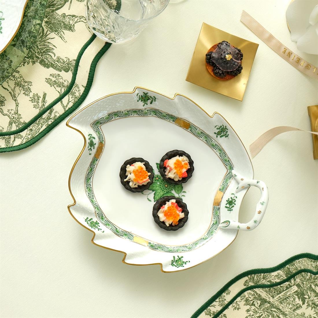 HEREND Yaprak Servislik 24cm Apponyi Yeşil