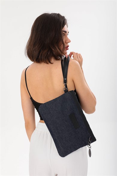 Denigma Clutch