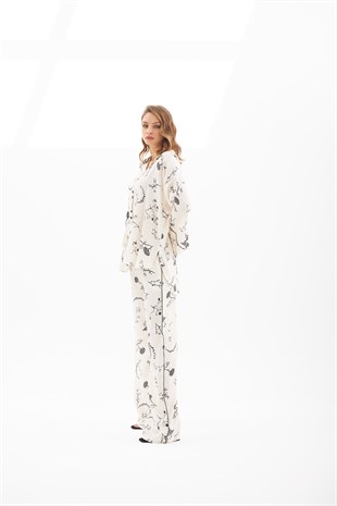 Camilla Beyaz Desenli Biyeli Pijama Takımı
