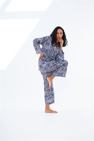 Sophia Mavi Desenli Düğmeli Biyeli Saten Pijama Takımı