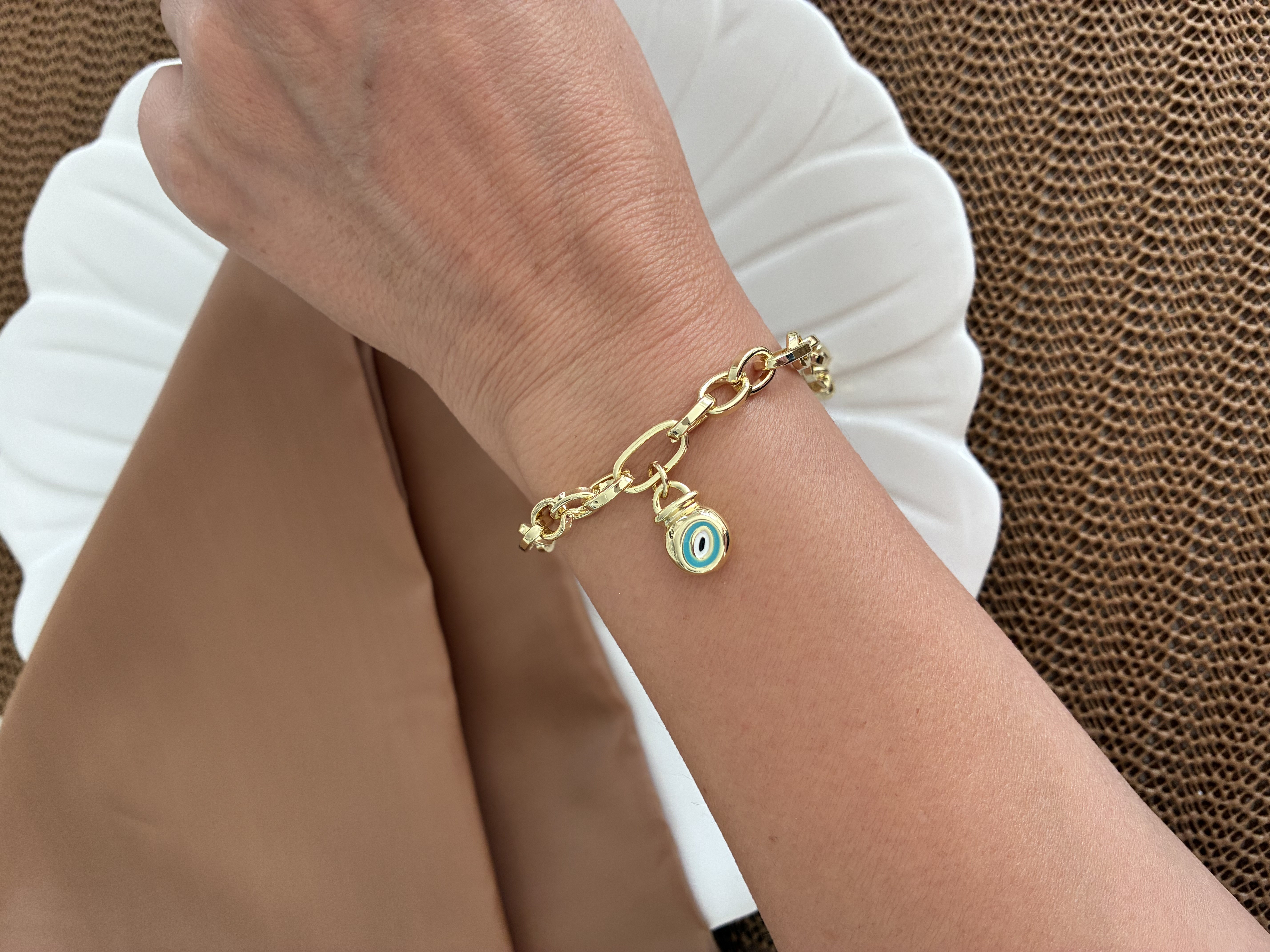 Özel Seri Gold İç İçe Geçme Zincirli Nazar Mineli Daire Charm Dümen Uçlu Bileklik