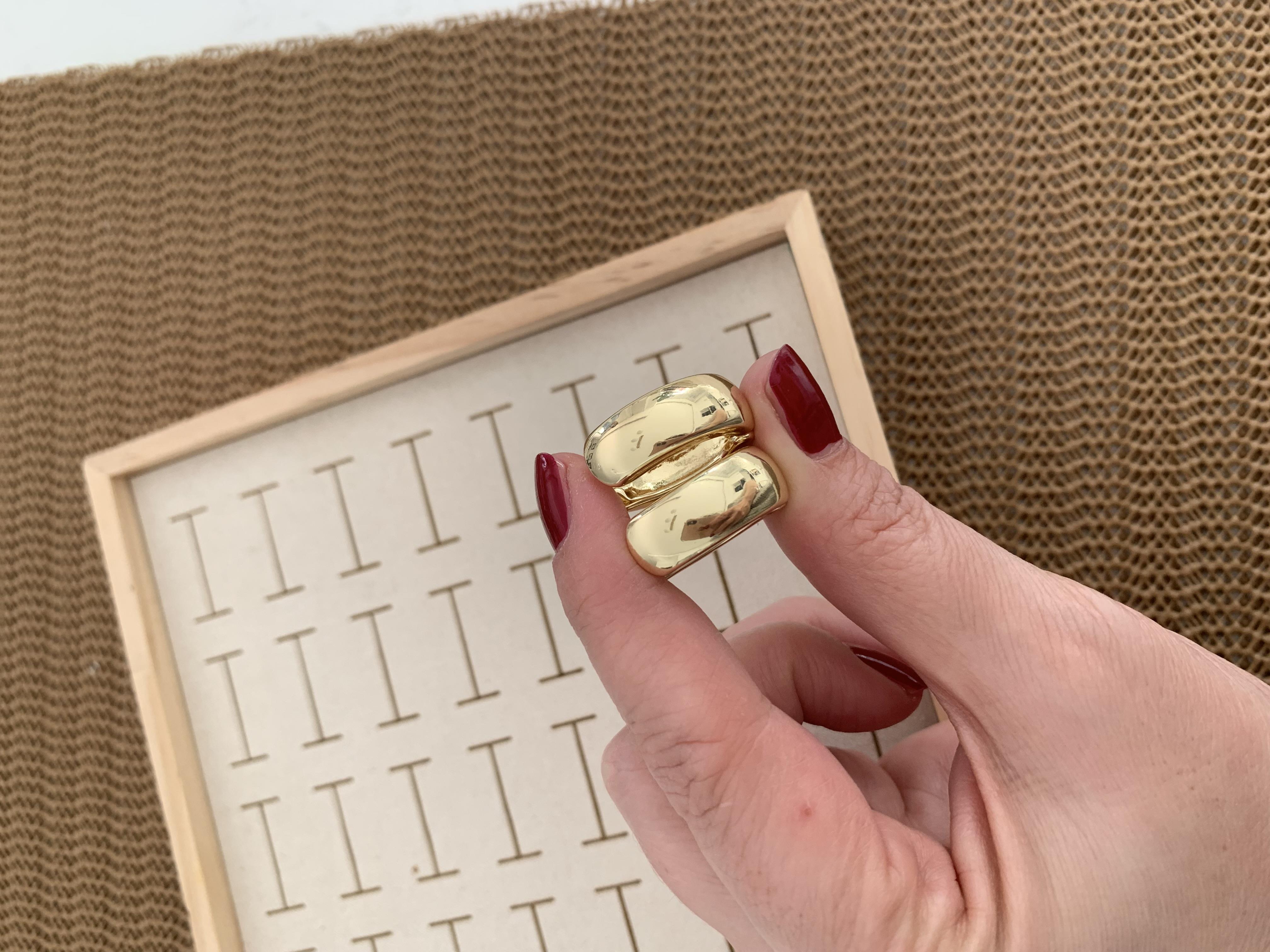 Özel Seri Gold İthal Kaplama Plaka Bombeli Oval Küpe