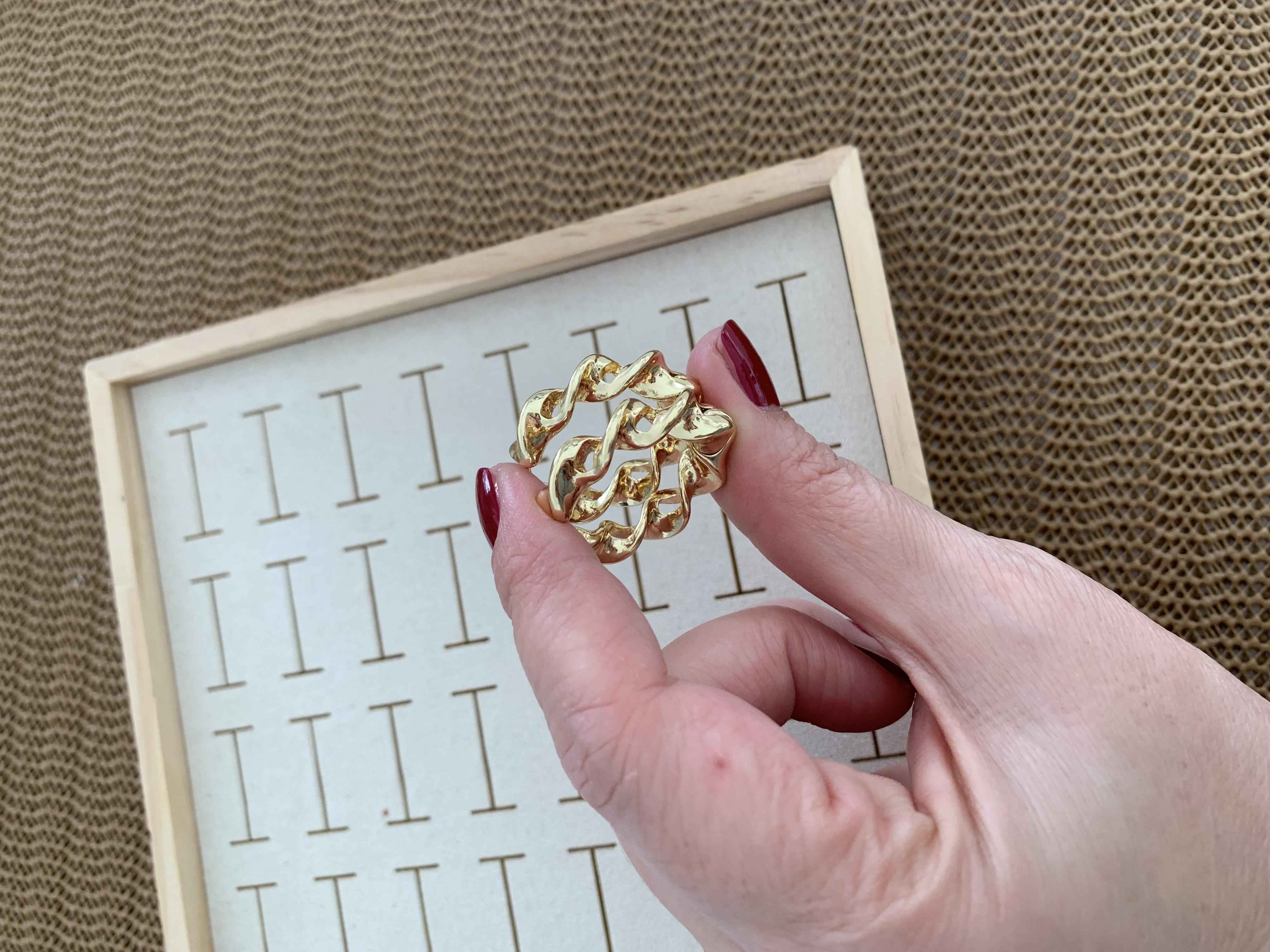 Özel Seri Gold İthal Kaplama Plaka Kıvrımlı Oval Küpe