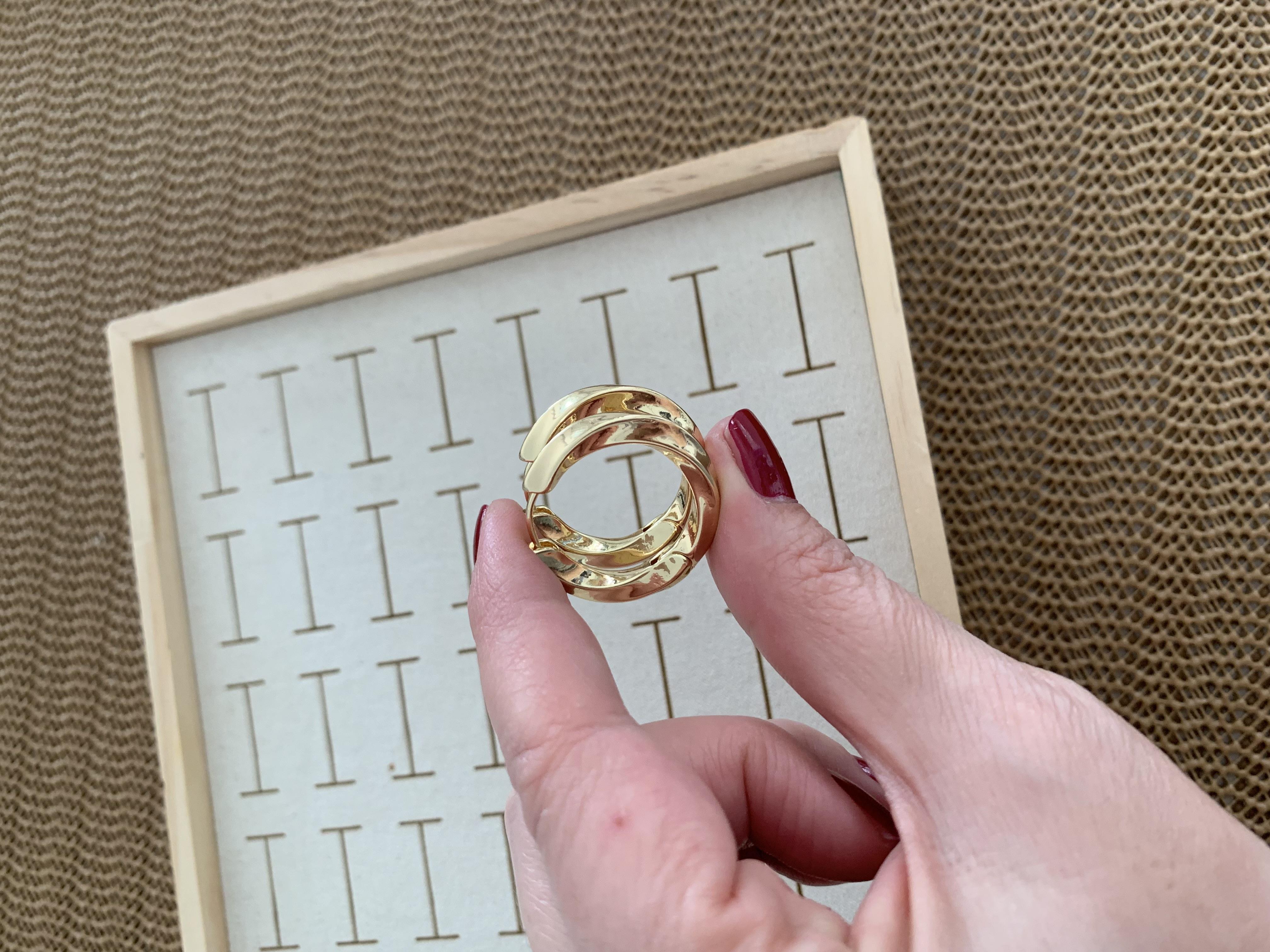 Özel Seri Gold İthal Kaplama Plaka Kıvrımlı Halka Küpe