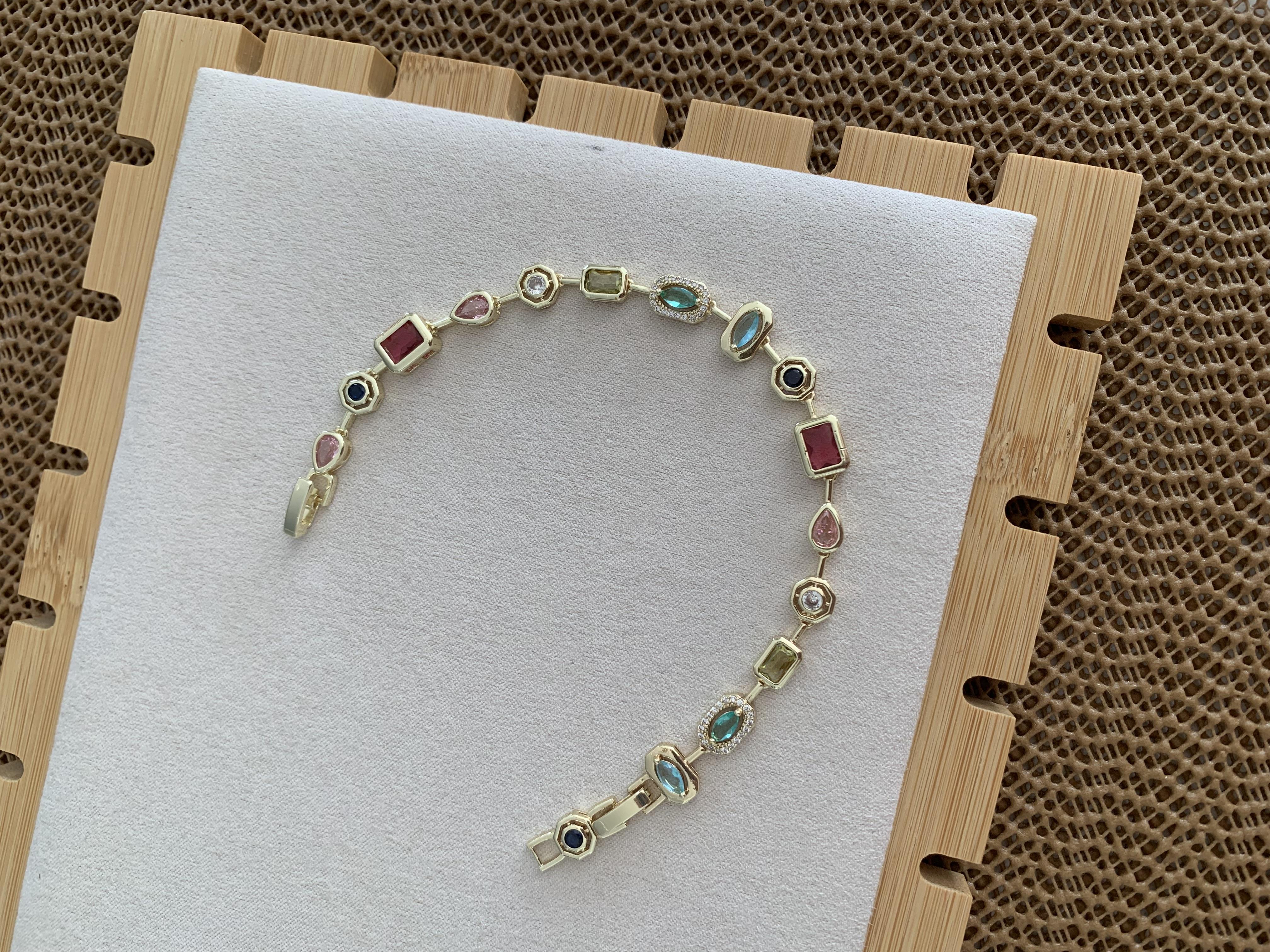 Özel Seri Gold Renkli Taş Sıralı Tasarım Bileklik