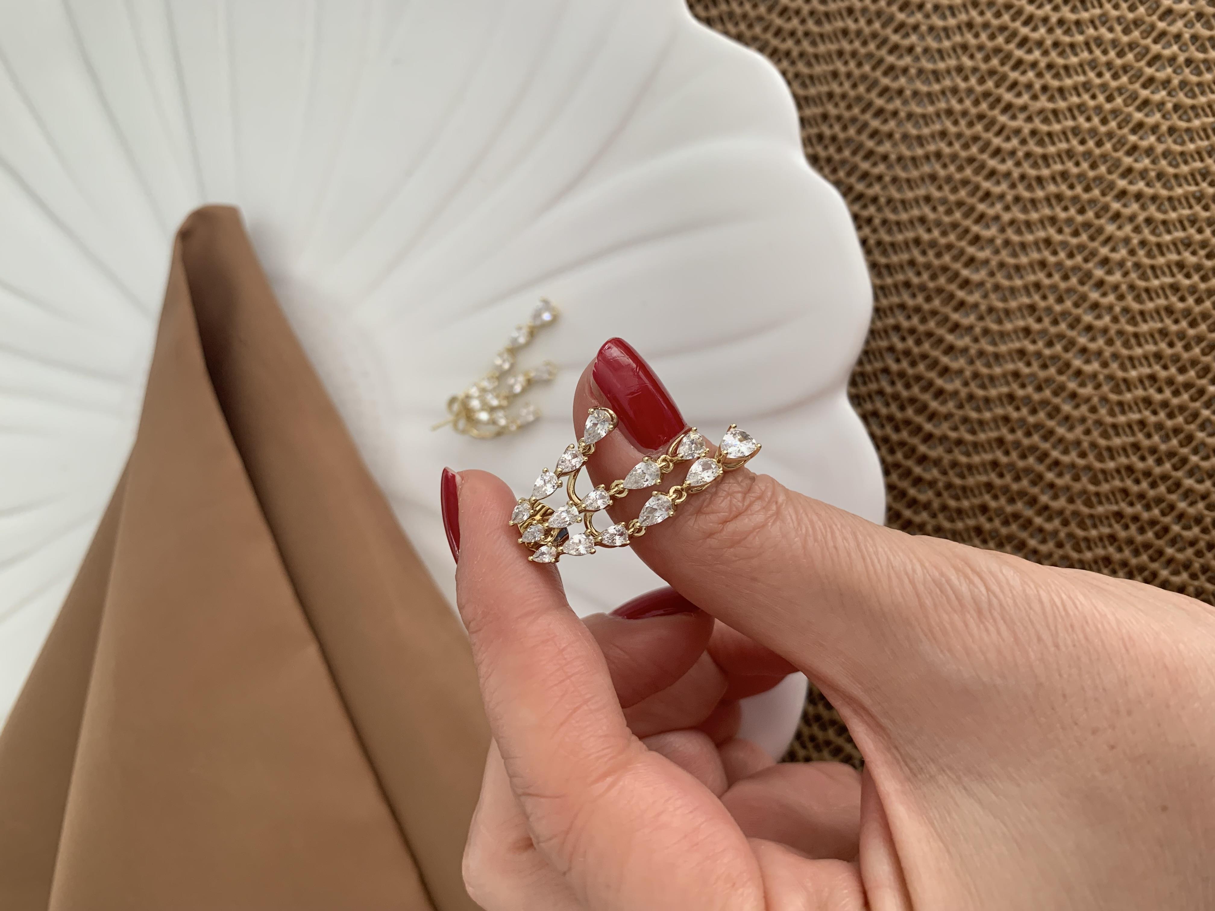 Vip 14k Baget Taş Damla Sallantılı Tasarım Küpe