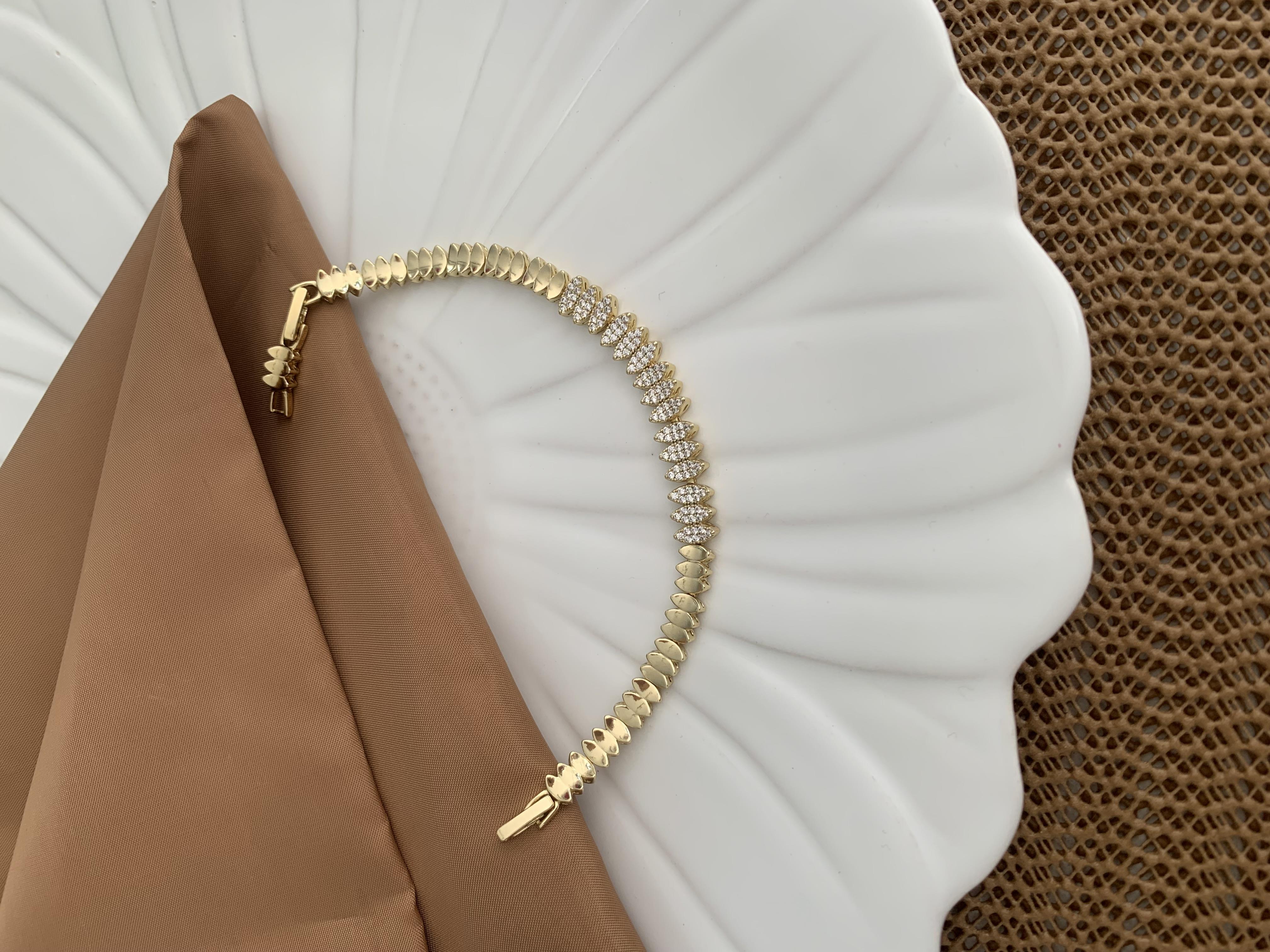 Vip 14k Zirkon Taşlı Badem Sıralı Tasarım Bileklik