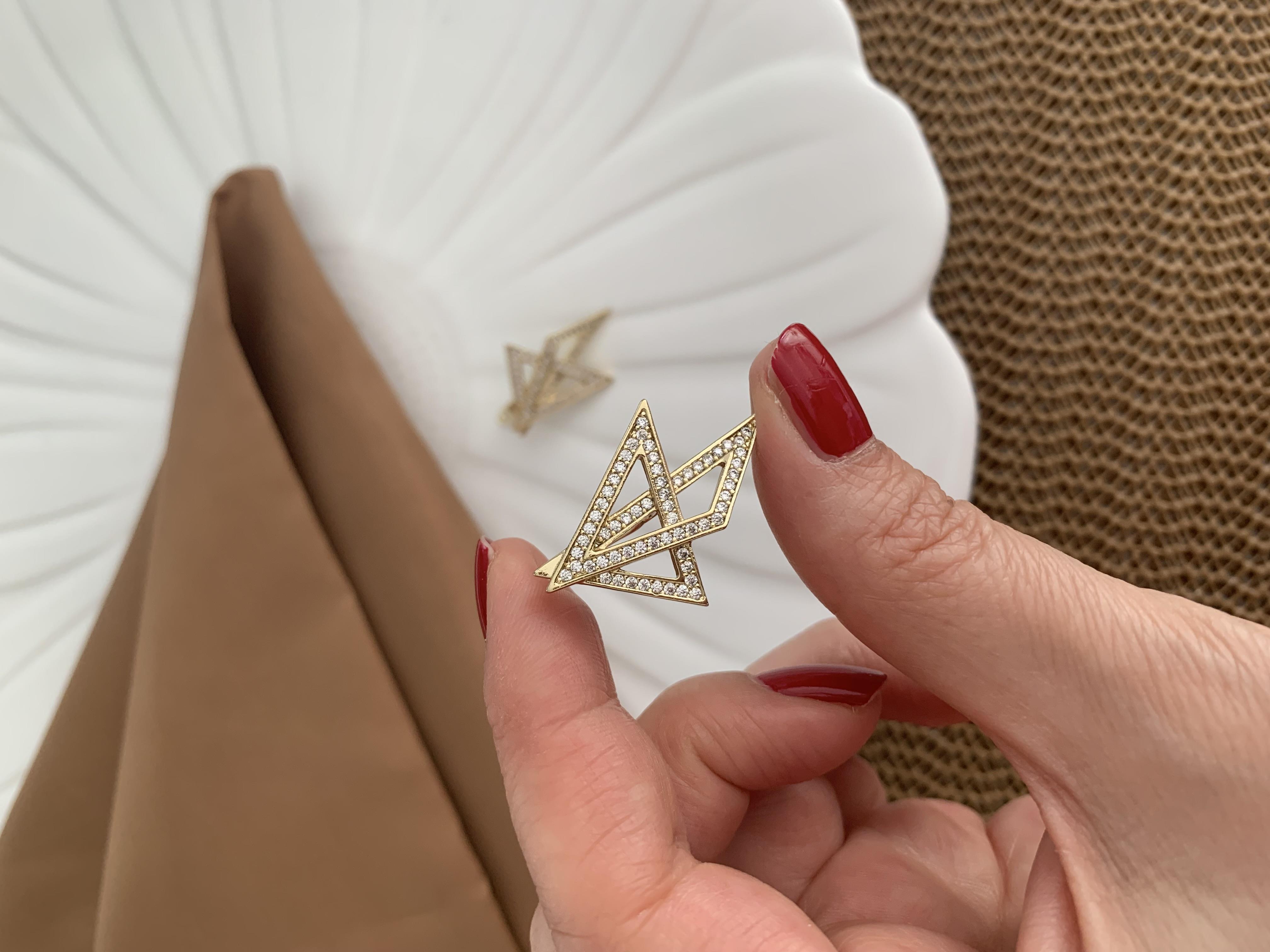 Vip 14k Zirkon Taşlı İç İçe Geçme Üçgen Tasarım Küpe