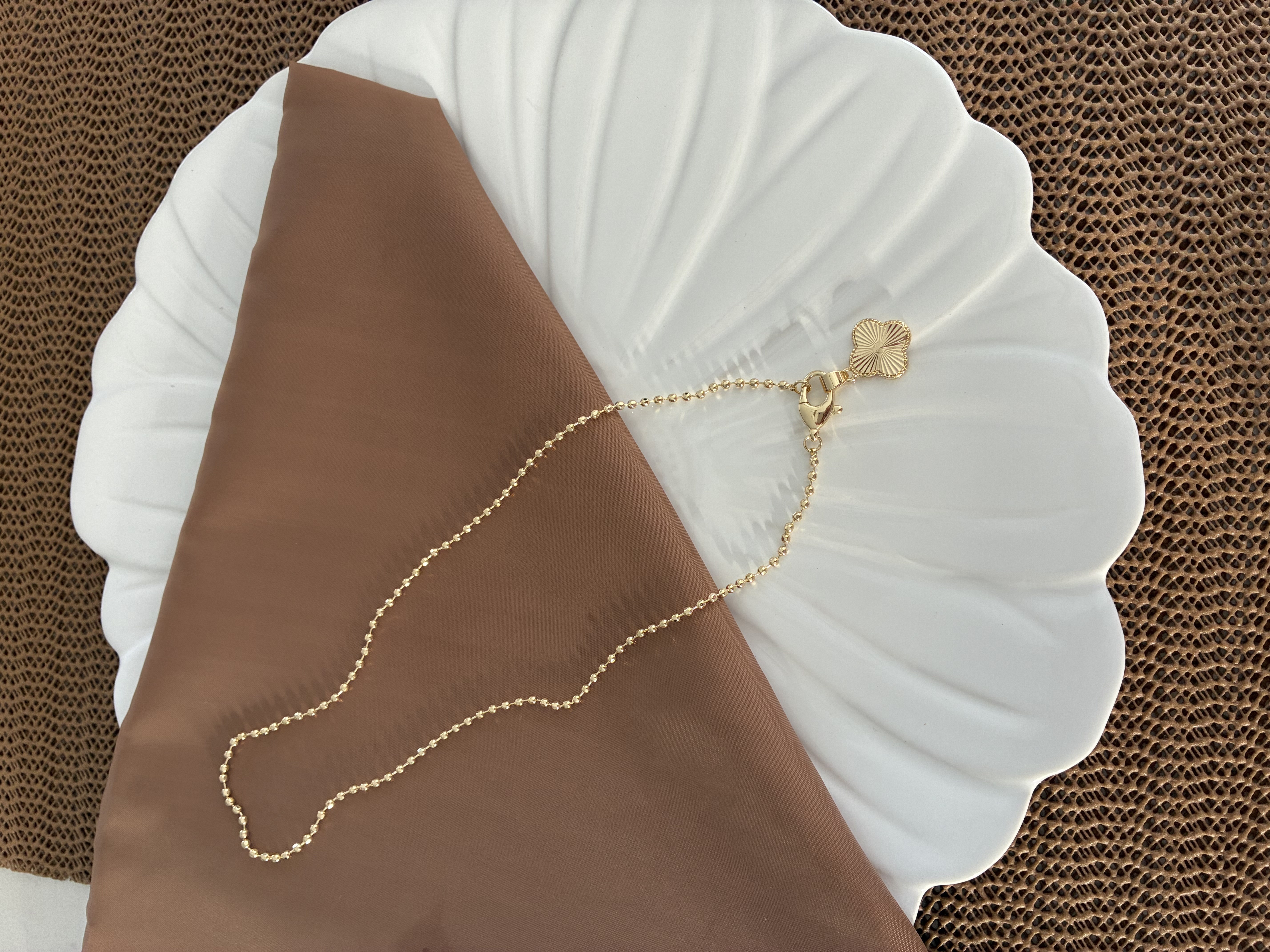 Vip Gold 45 Cm Dorika Zincir Anahtar Kilitli Yonca Kolye