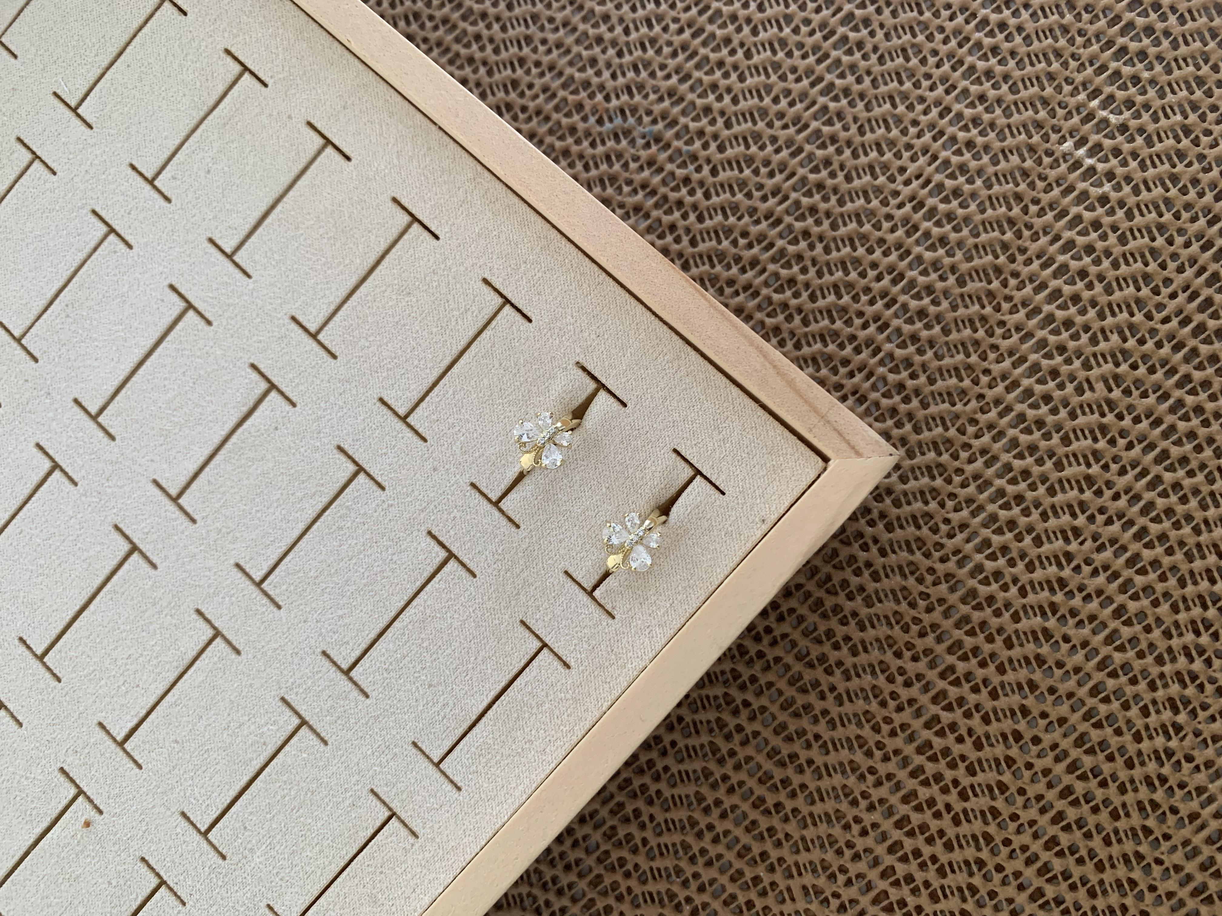 Vip Gold Baget Taşlı Fiyonk Küçük Halka Küpe