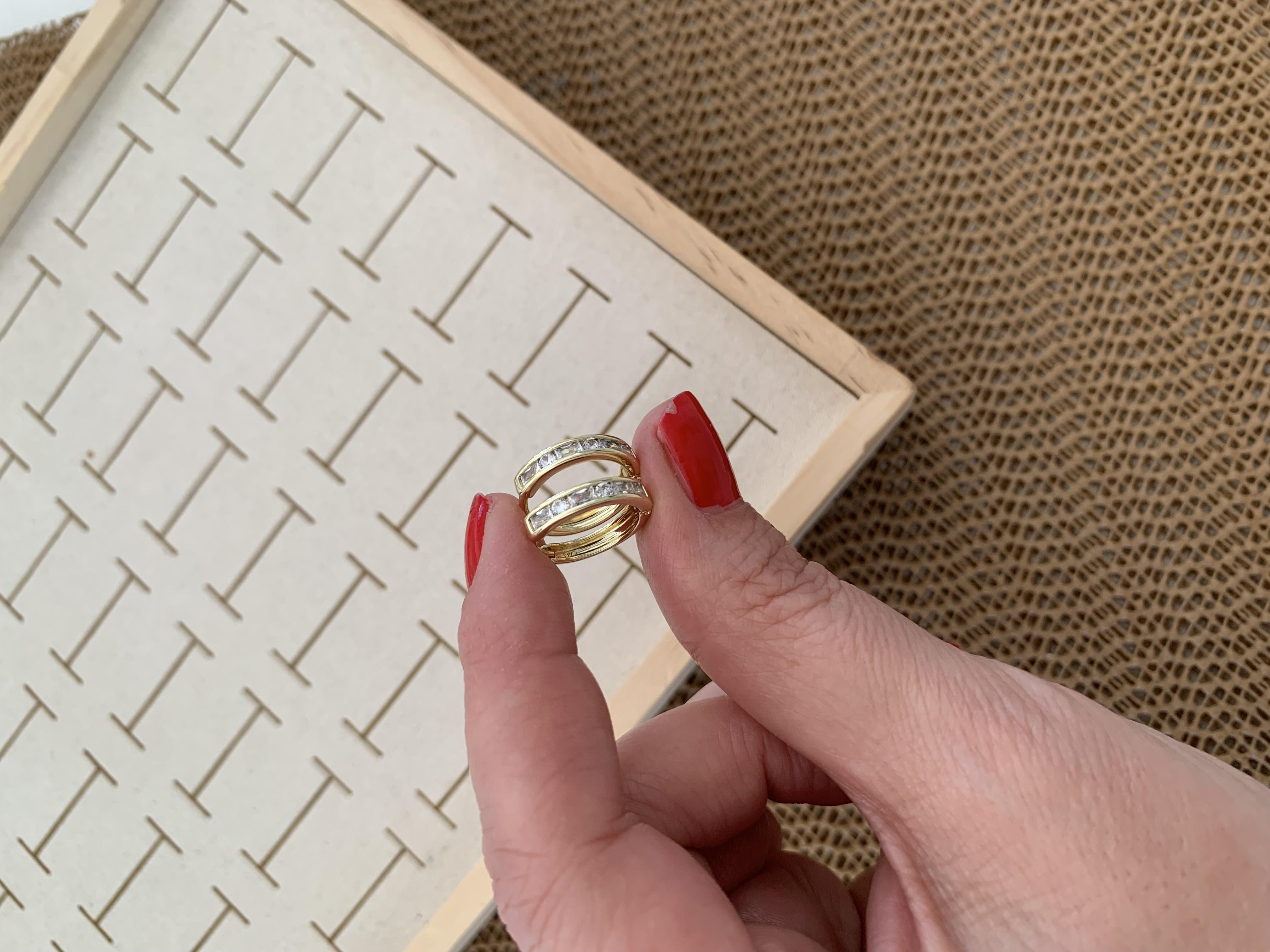 Vip Gold Baget Taşlı X Detaylı Halka Küpe