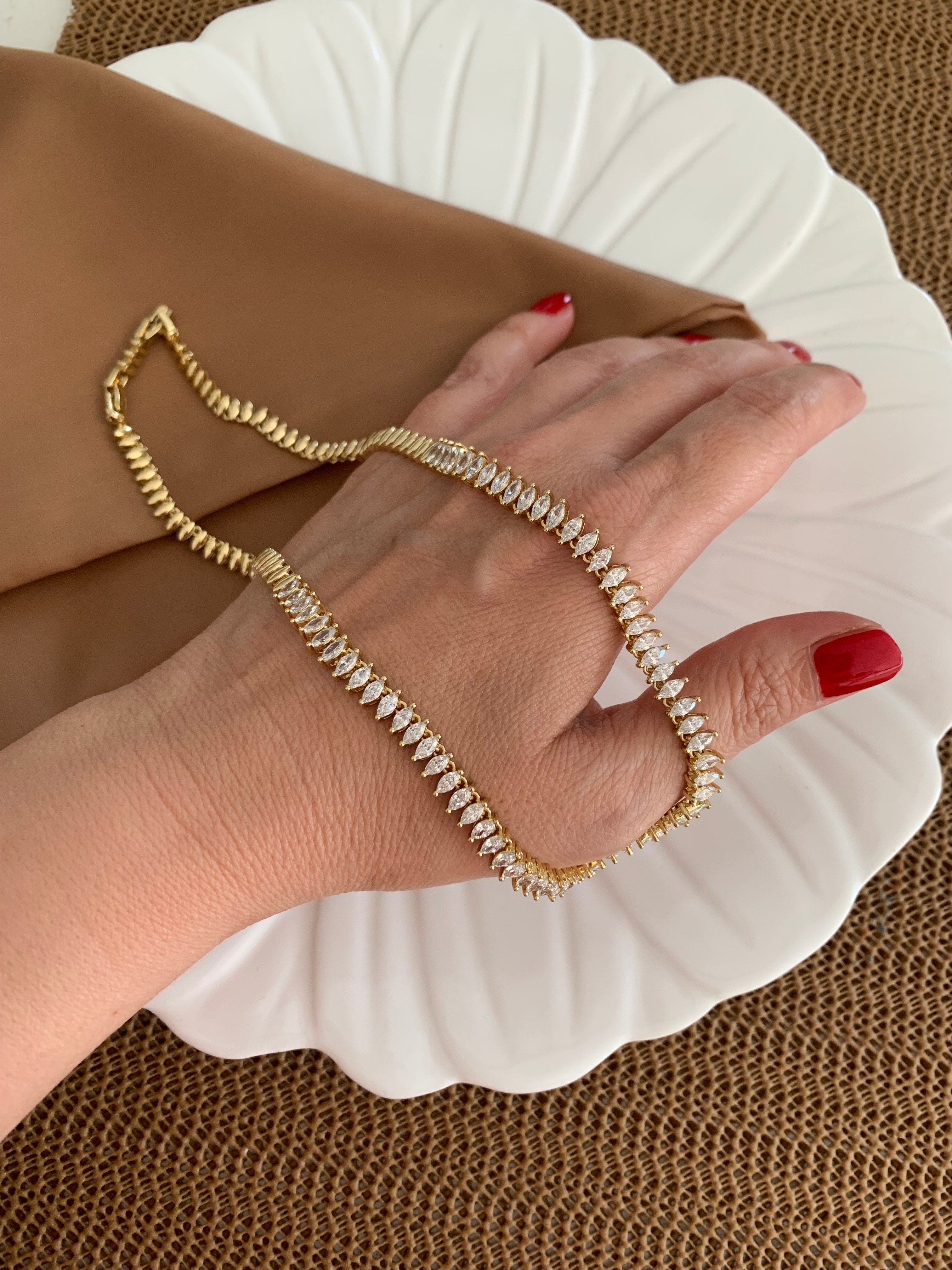 Vip Gold Damla Baget Taş Sıralı Tasarım Kolye