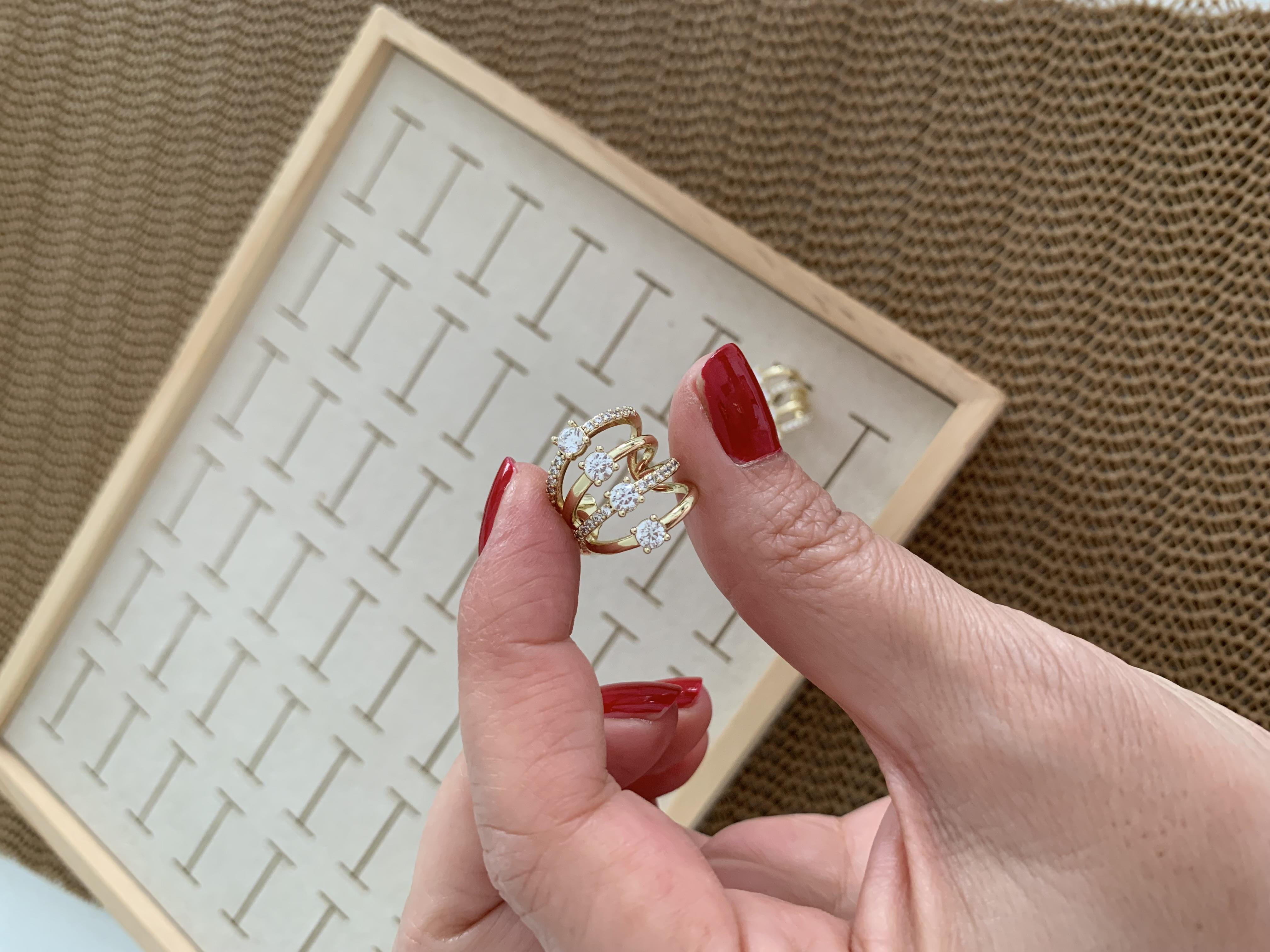 Vip Gold Dört Sıra Kare Baget Taşlı Ay Tasarım Küpe