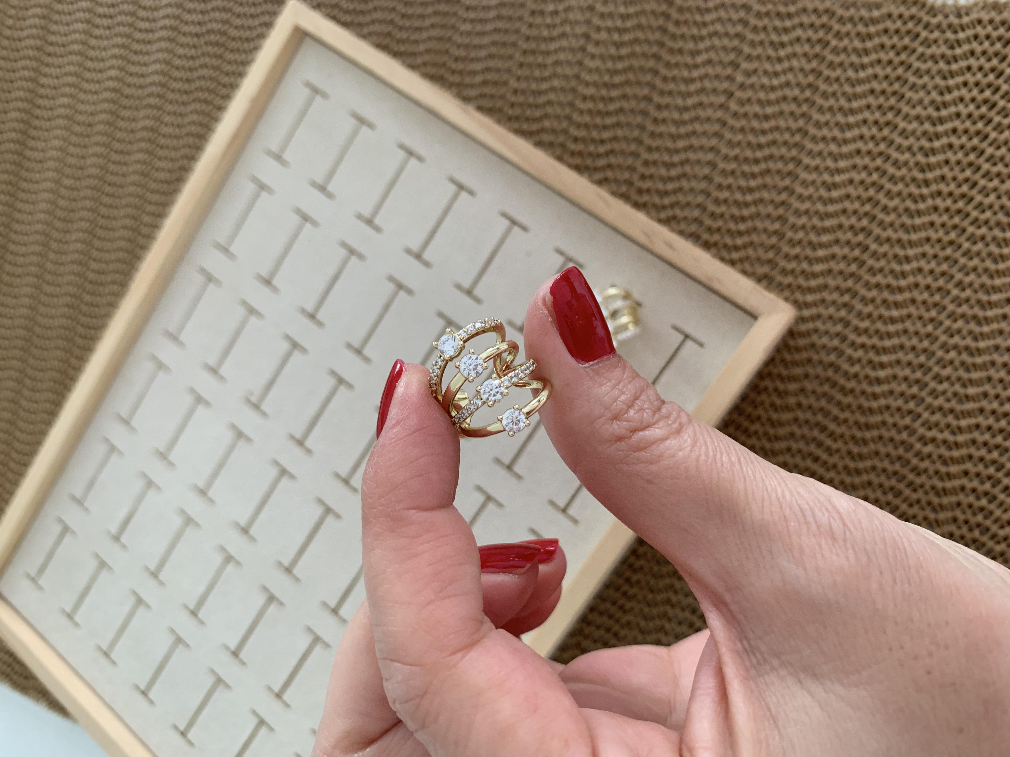Vip Gold Dört Sıra Kare Baget Taşlı Ay Tasarım Küpe