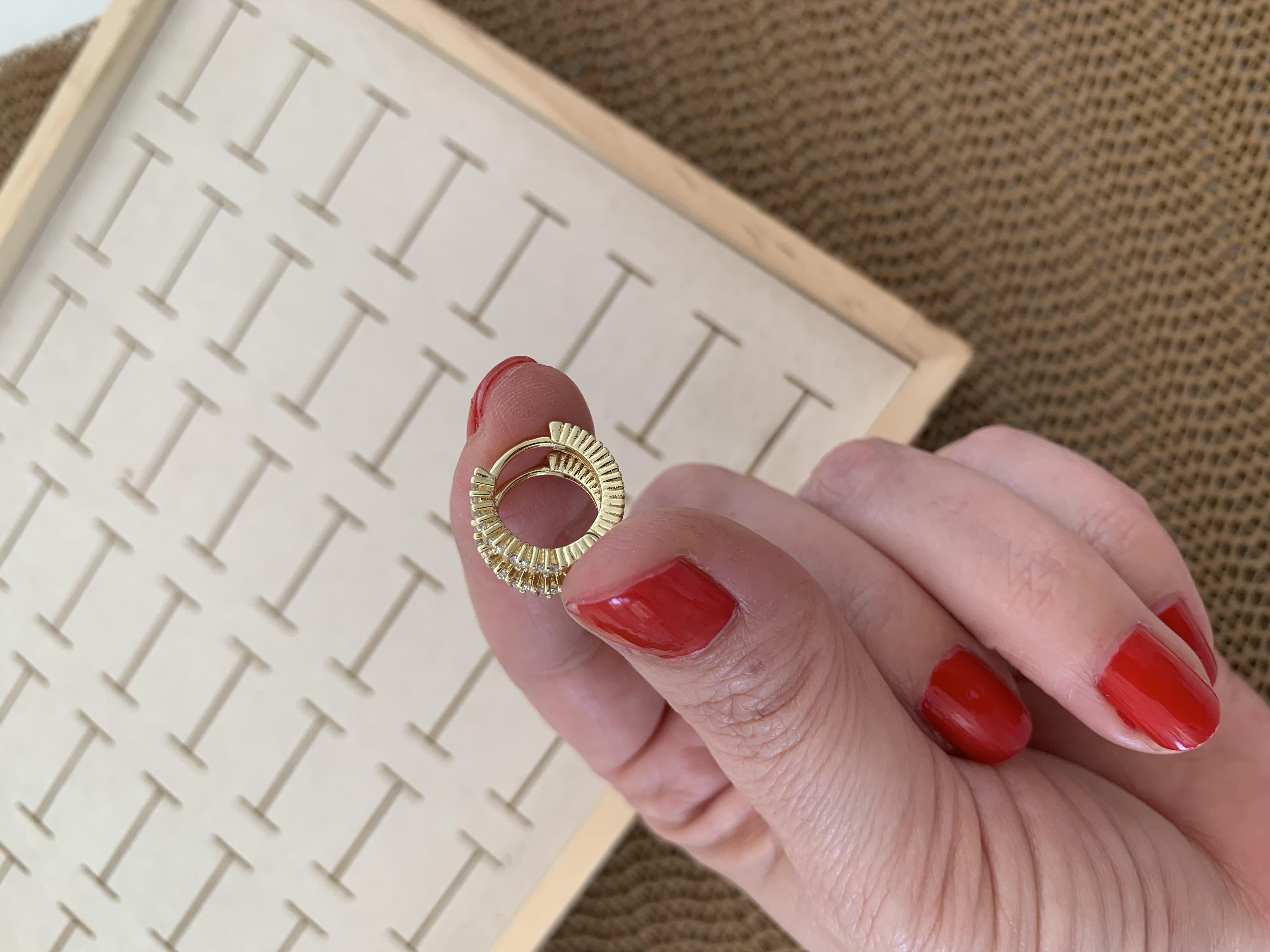 Vip Gold Kare Baget Taş Mini Halka Küpe