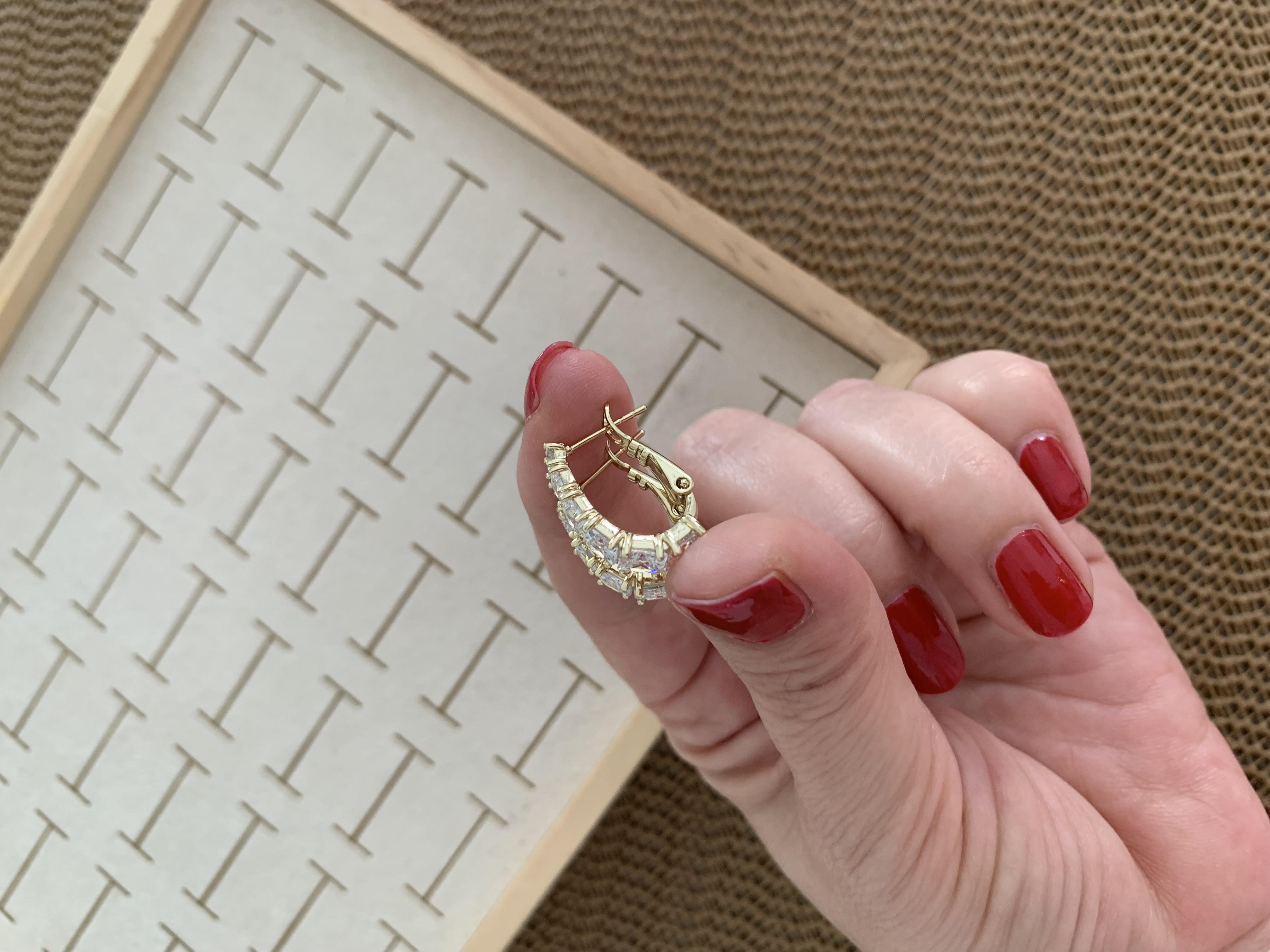 Vip Gold Kare Baget Taş Sıralı U Küpe