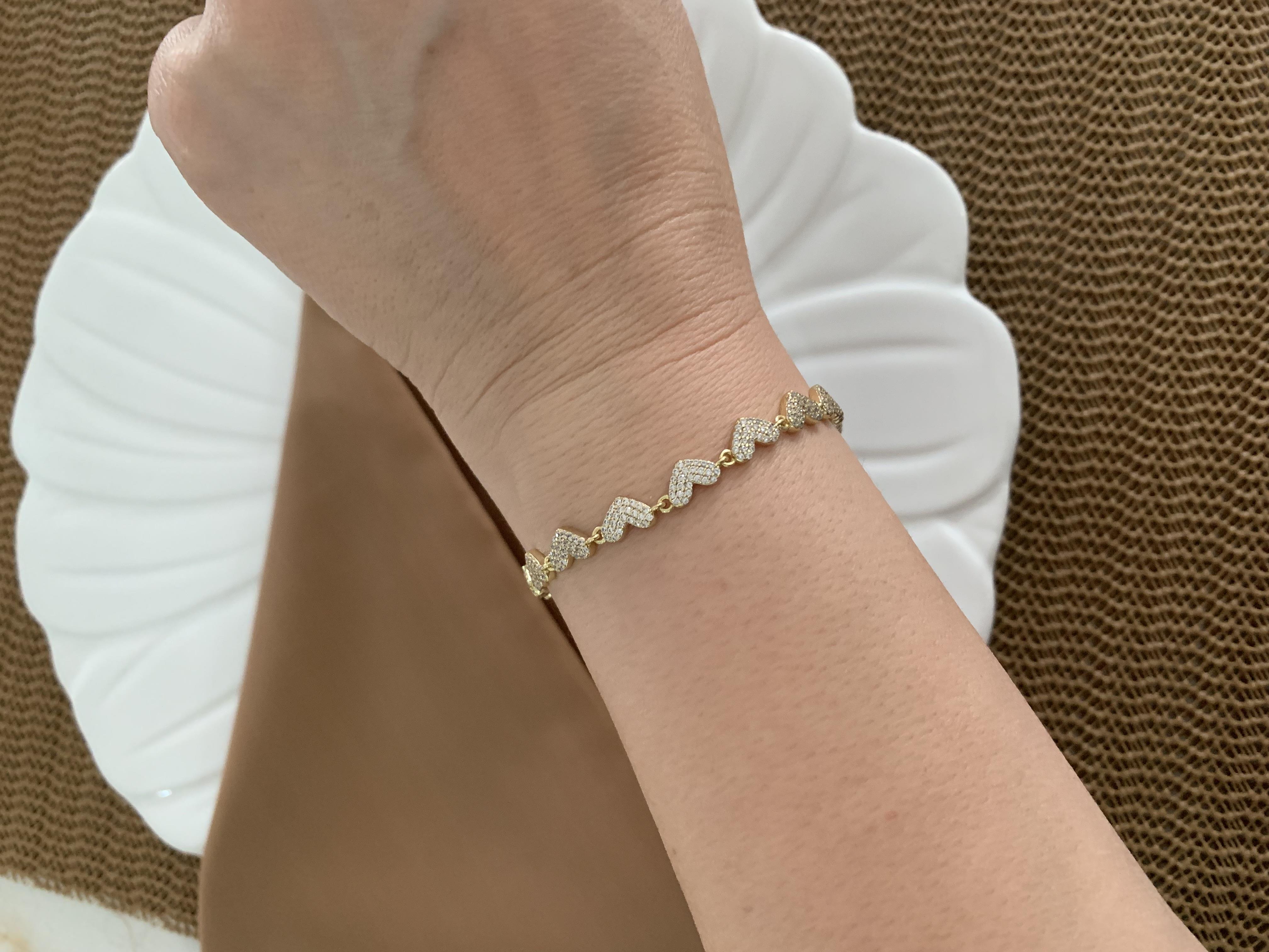 Vip Gold Komple Zirkon Taşlı Kalp Sıralı Bileklik