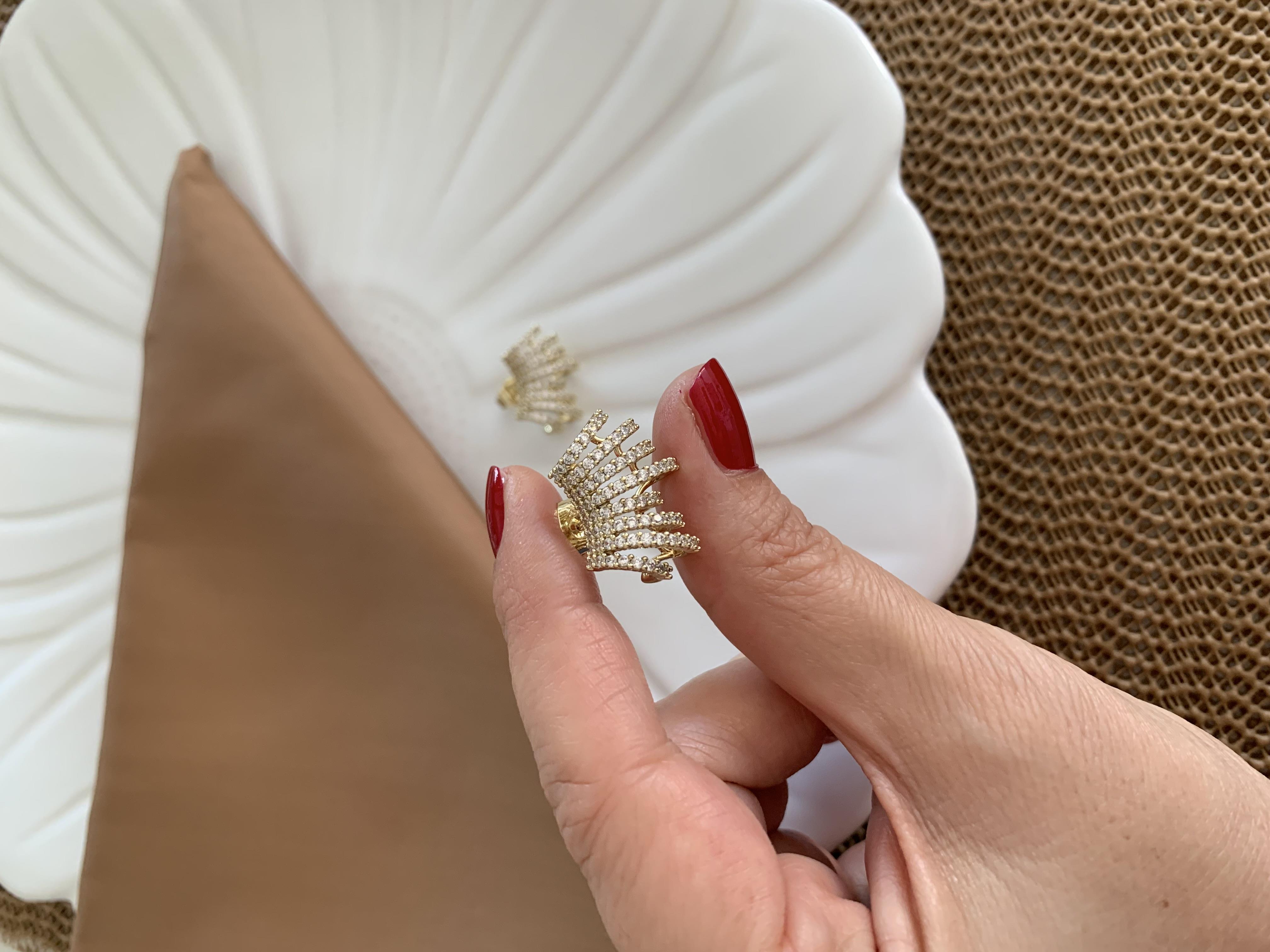 Vip Gold Komple Zirkon Taşlı Tasarım Ay Küpe