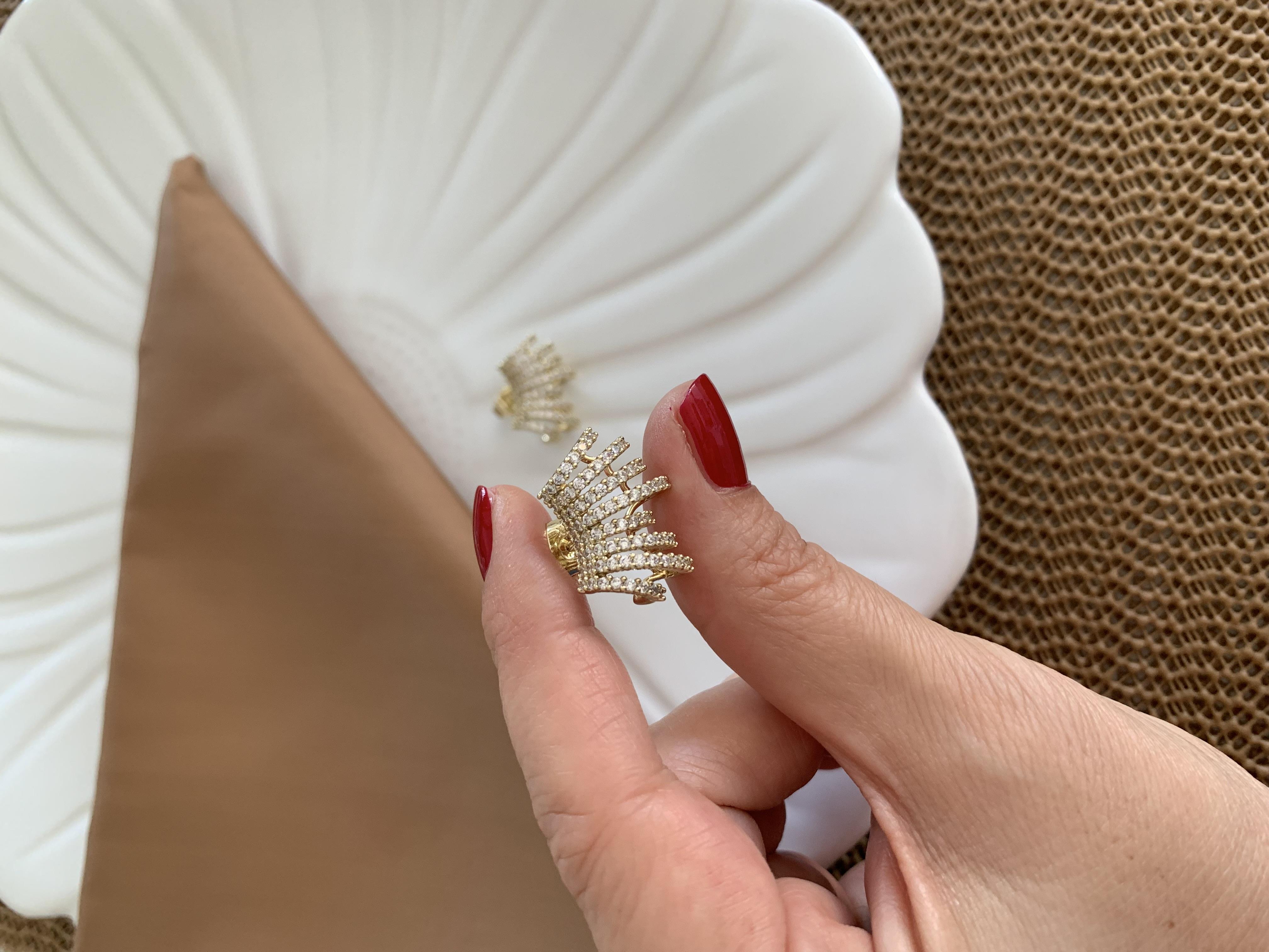Vip Gold Komple Zirkon Taşlı Tasarım Ay Küpe