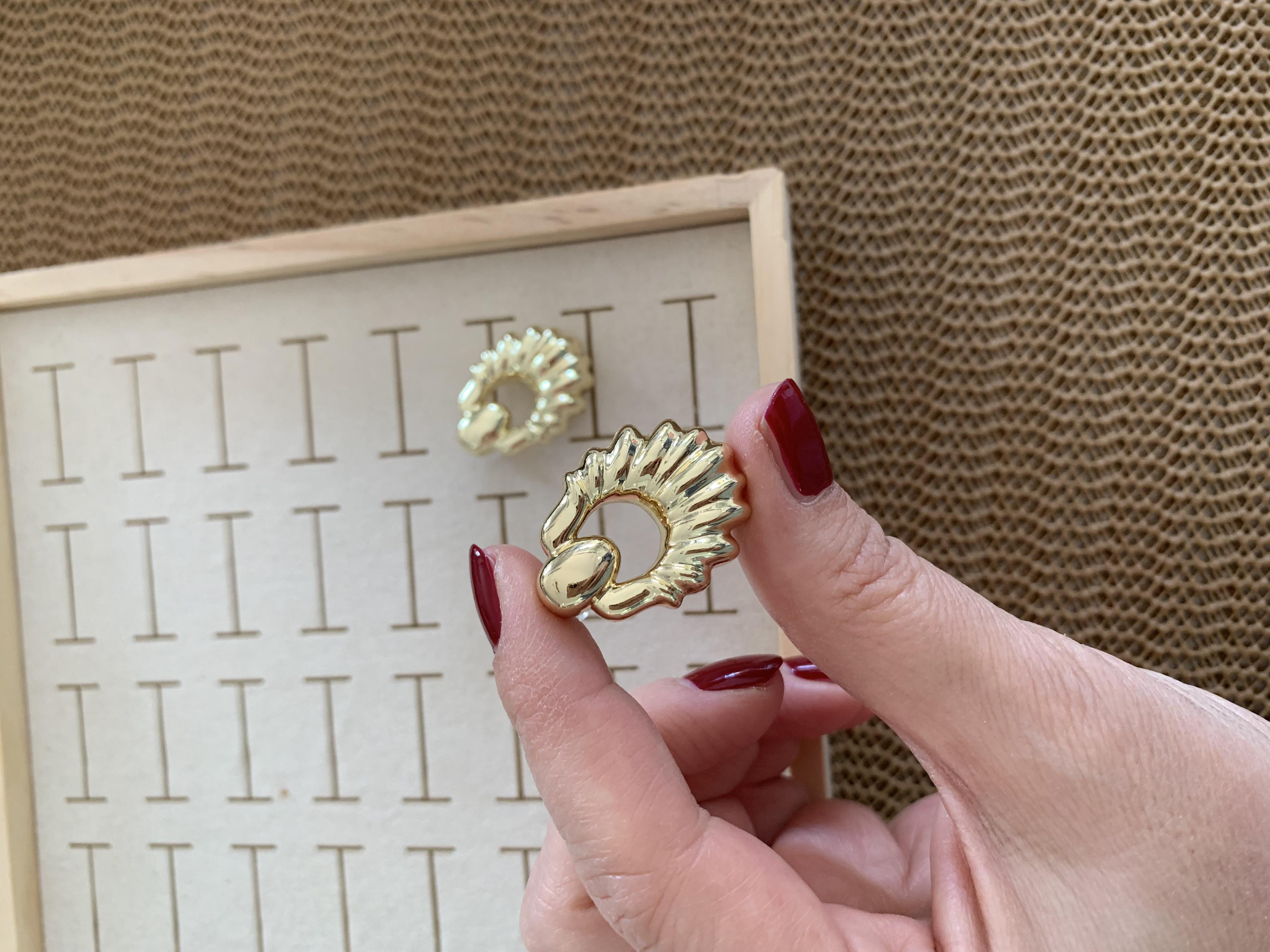Vip Gold Plaka Çizgili Oval Küpe