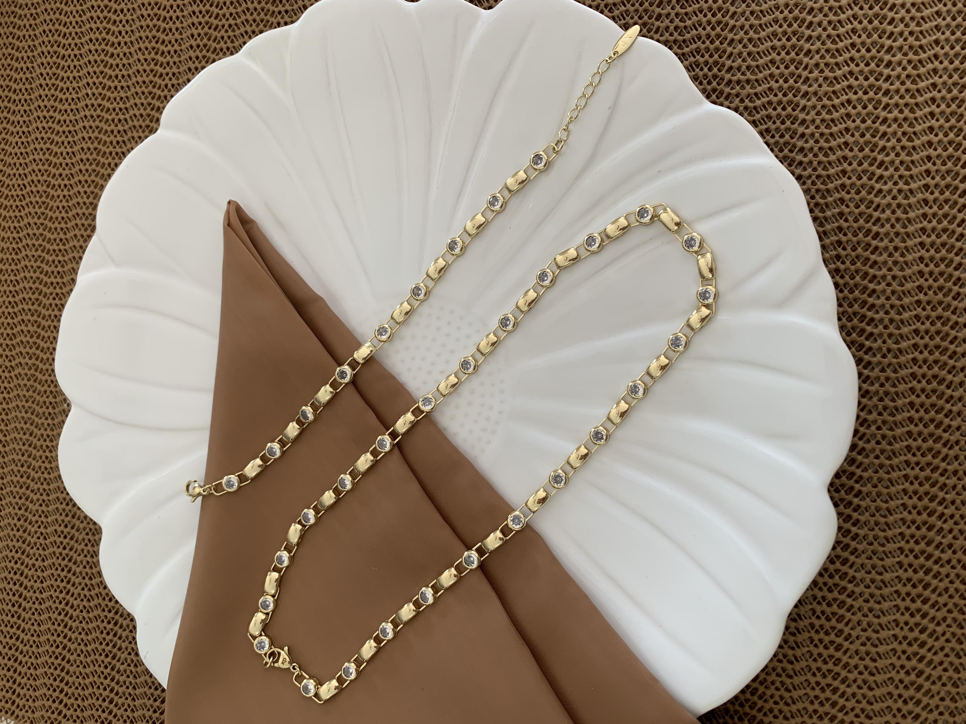 Vip Gold Plaka Daire Tek Taş Kolye Bileklik Set
