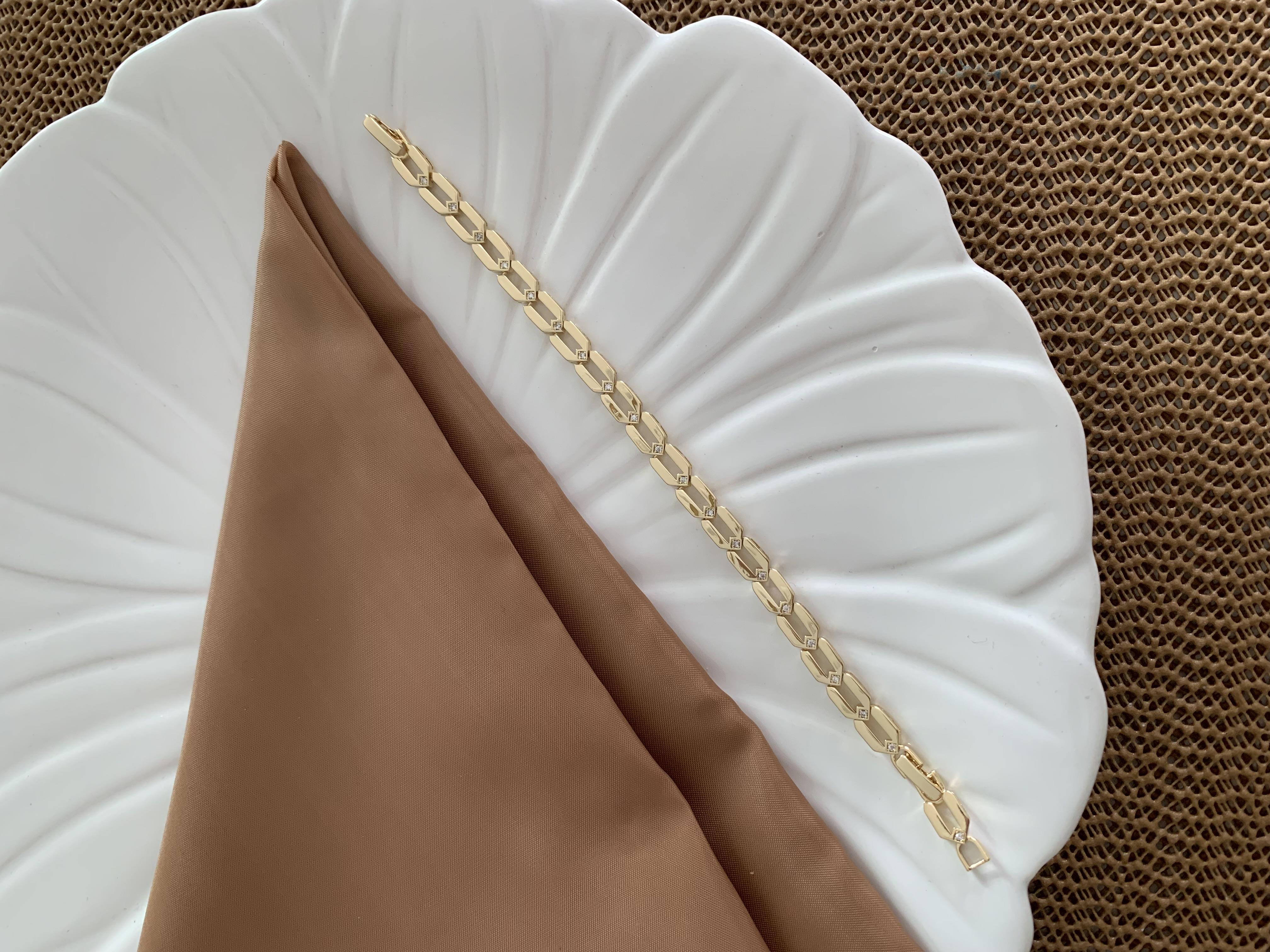 Vip Gold Plaka Tek Taş Üçgen Desen Bileklik