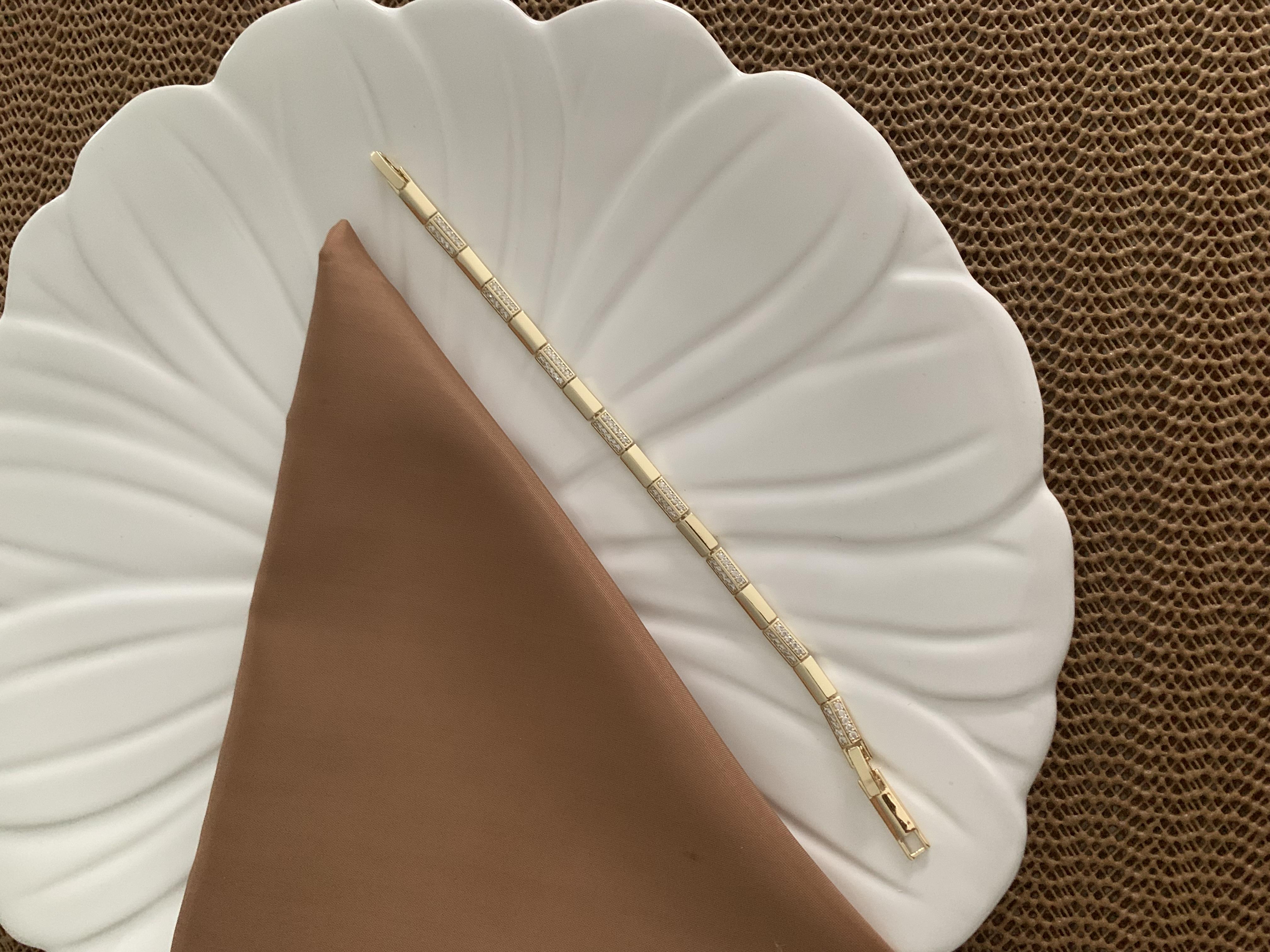 Vip Gold Plaka Zirkon Taş Küp Sıralı Tasarım Bileklik