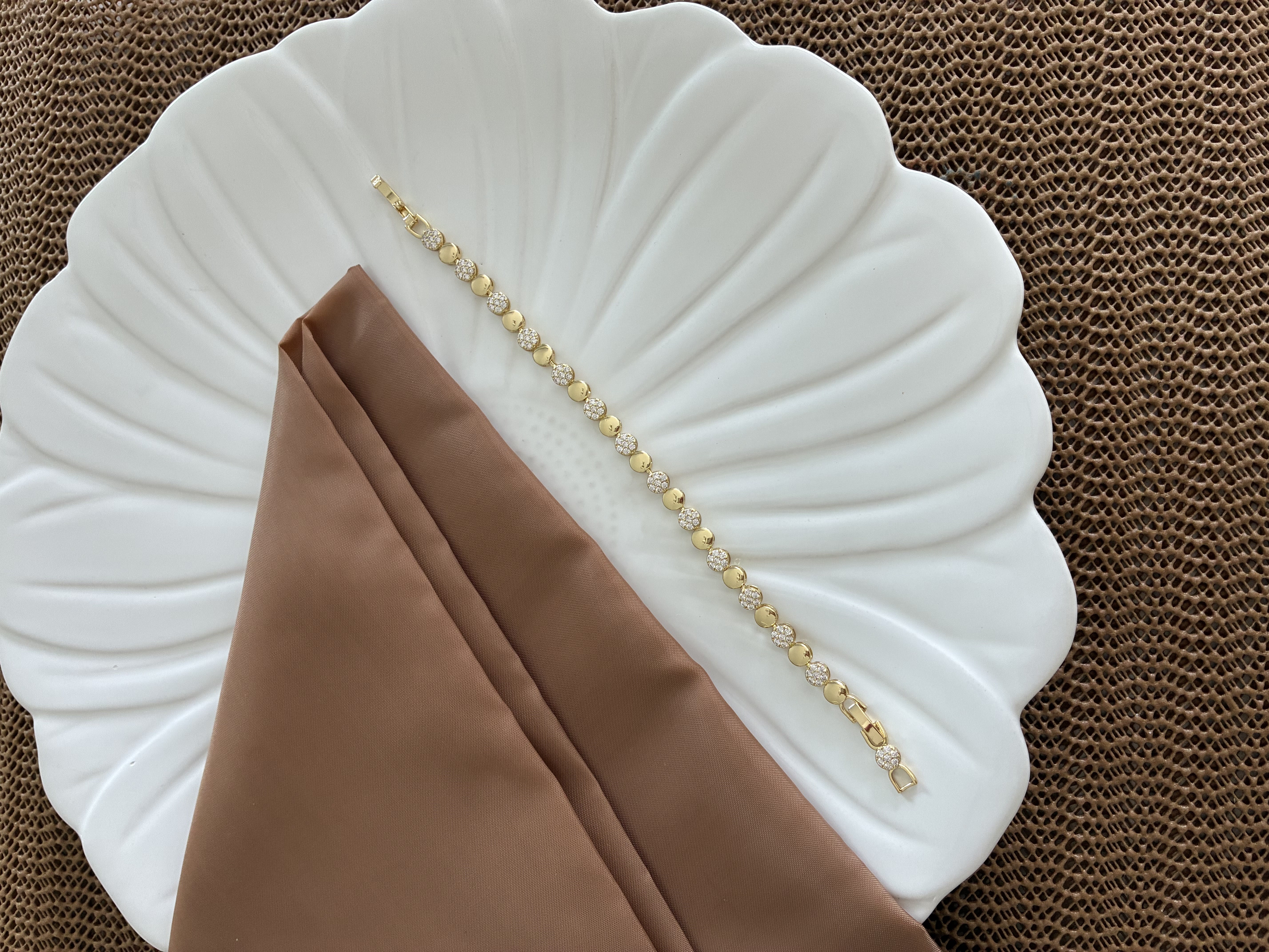 Vip Gold Plaka Zirkon Taşlı Daire  Sıralı Bileklik