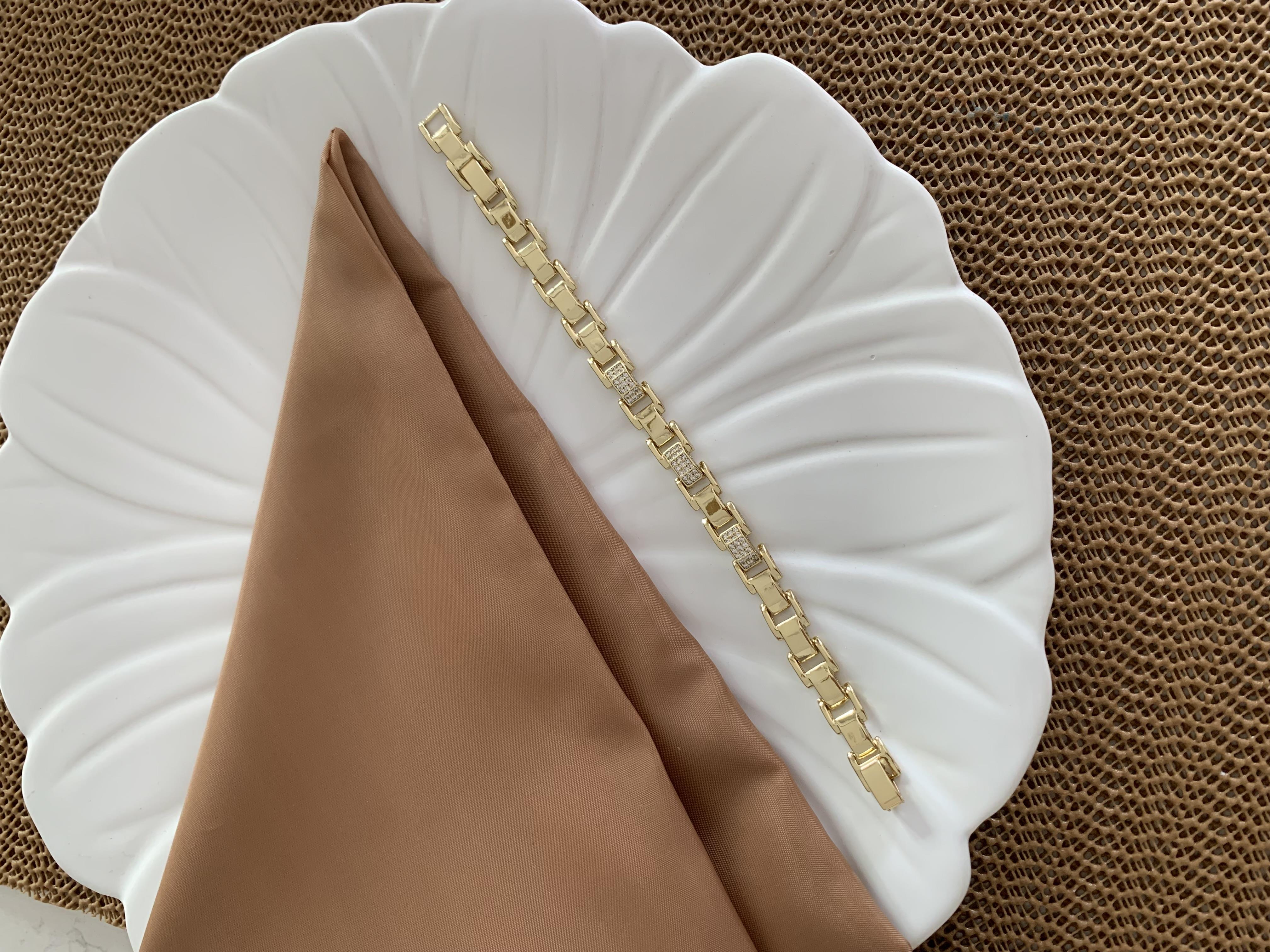 Vip Gold Plaka Zirkon Taşlı İç İçe Geçme Kare Bileklik