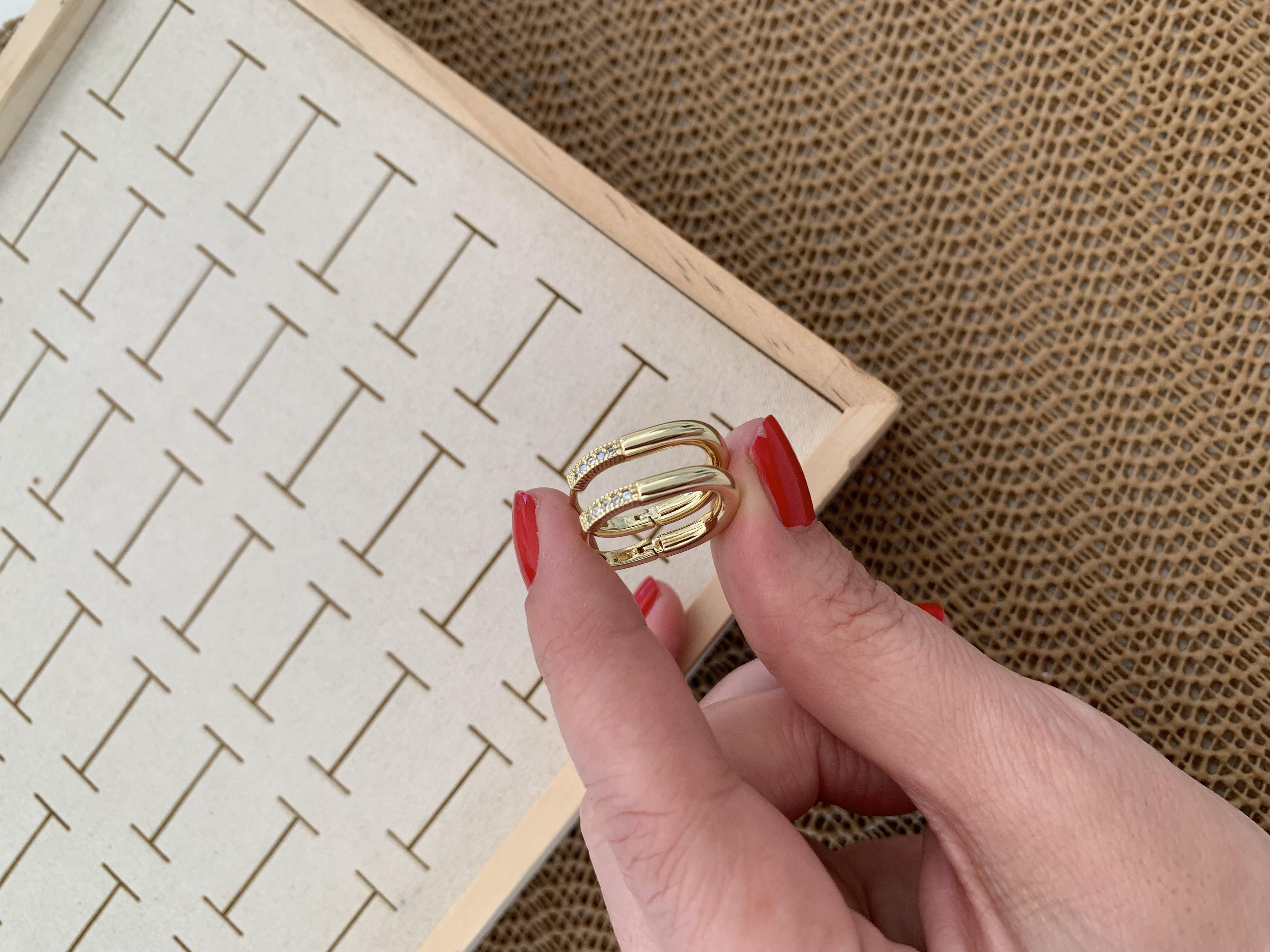 Vip Gold Zirkon Taş Detaylı Dikdörtgen Küpe