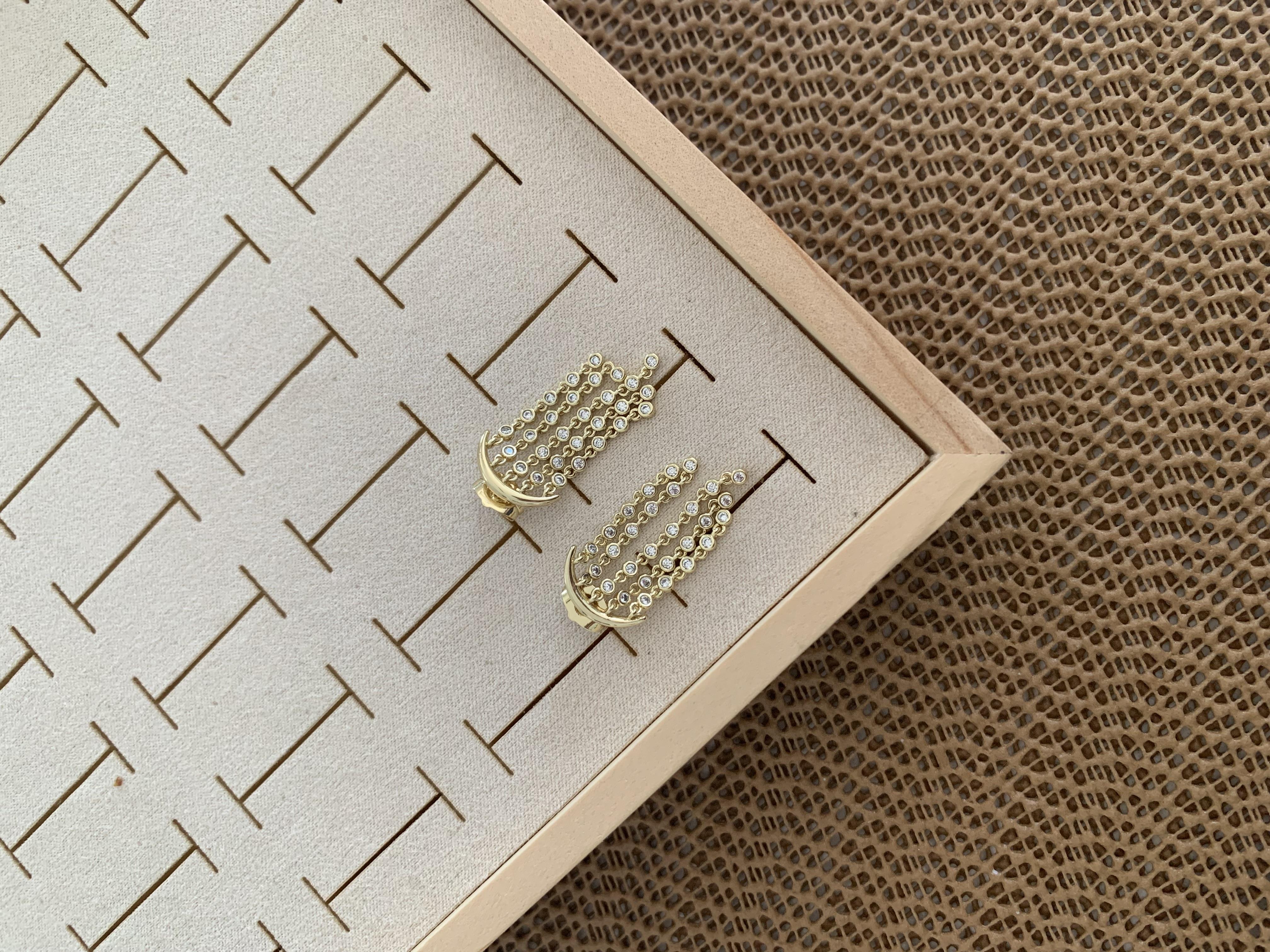 Vip Gold Zirkon Taşlı Ay Işığı Tasarım Küpe