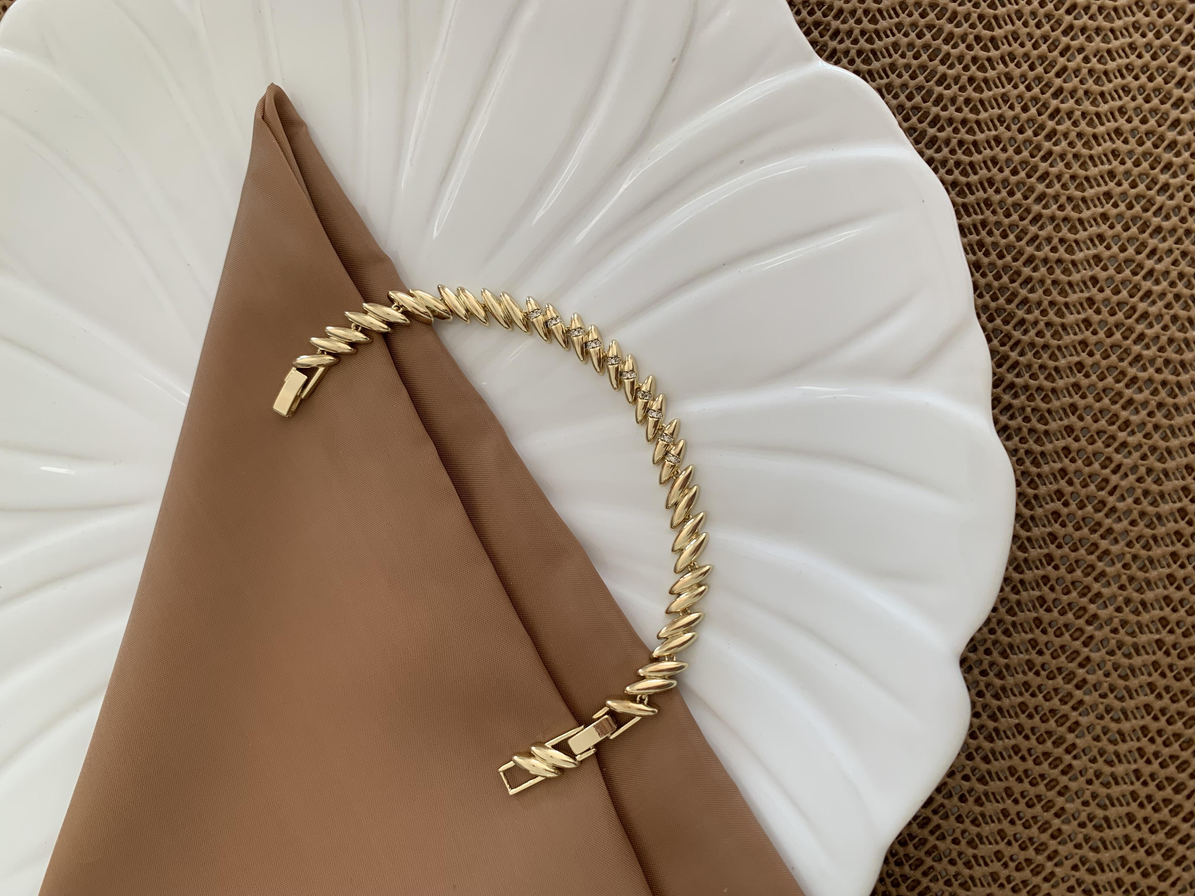 Vip Gold Zirkon Taşlı Badem Sıralı Bileklik