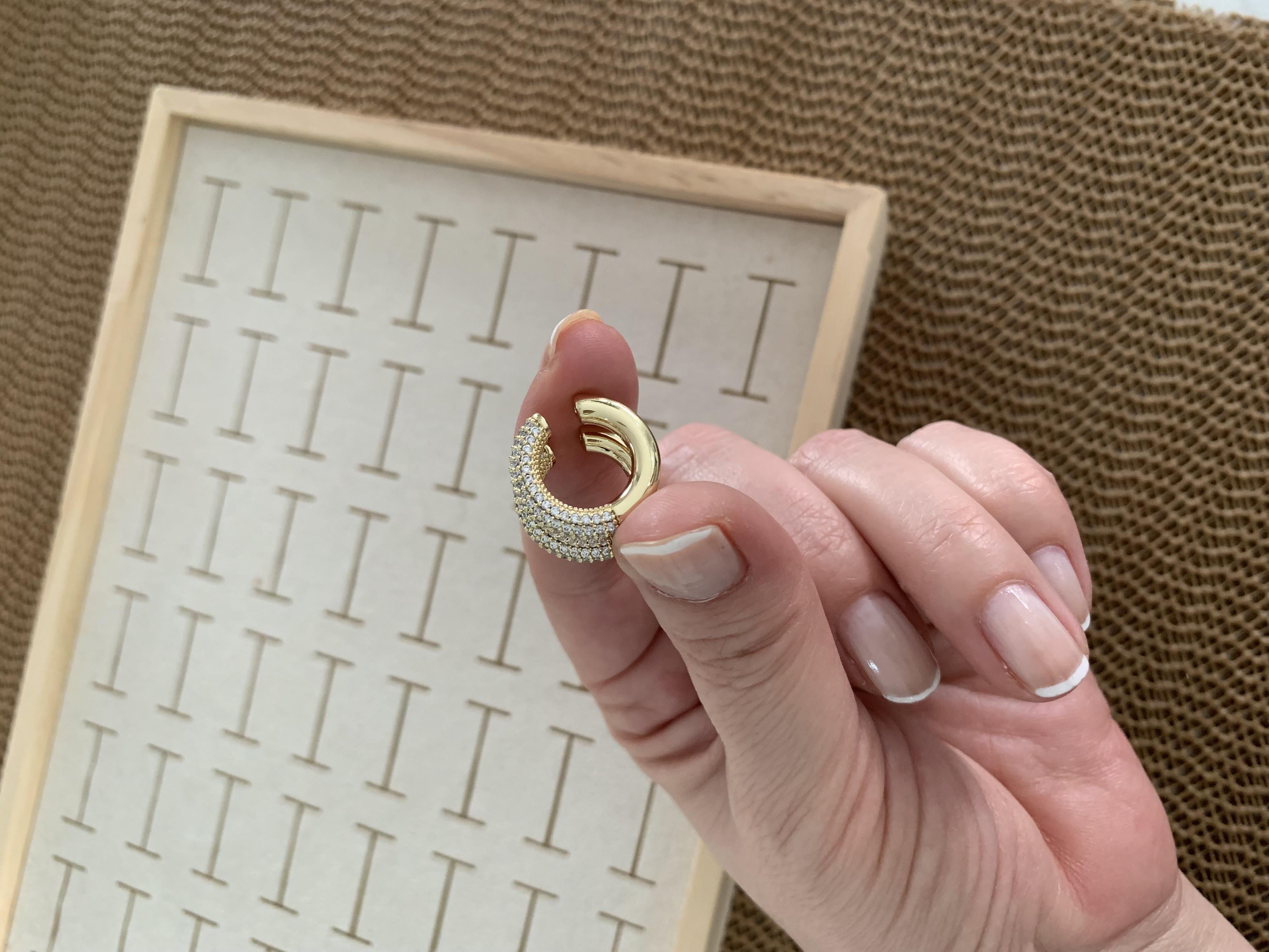 Vip Gold Zirkon Taşlı Halka Kıkırdak Küpe