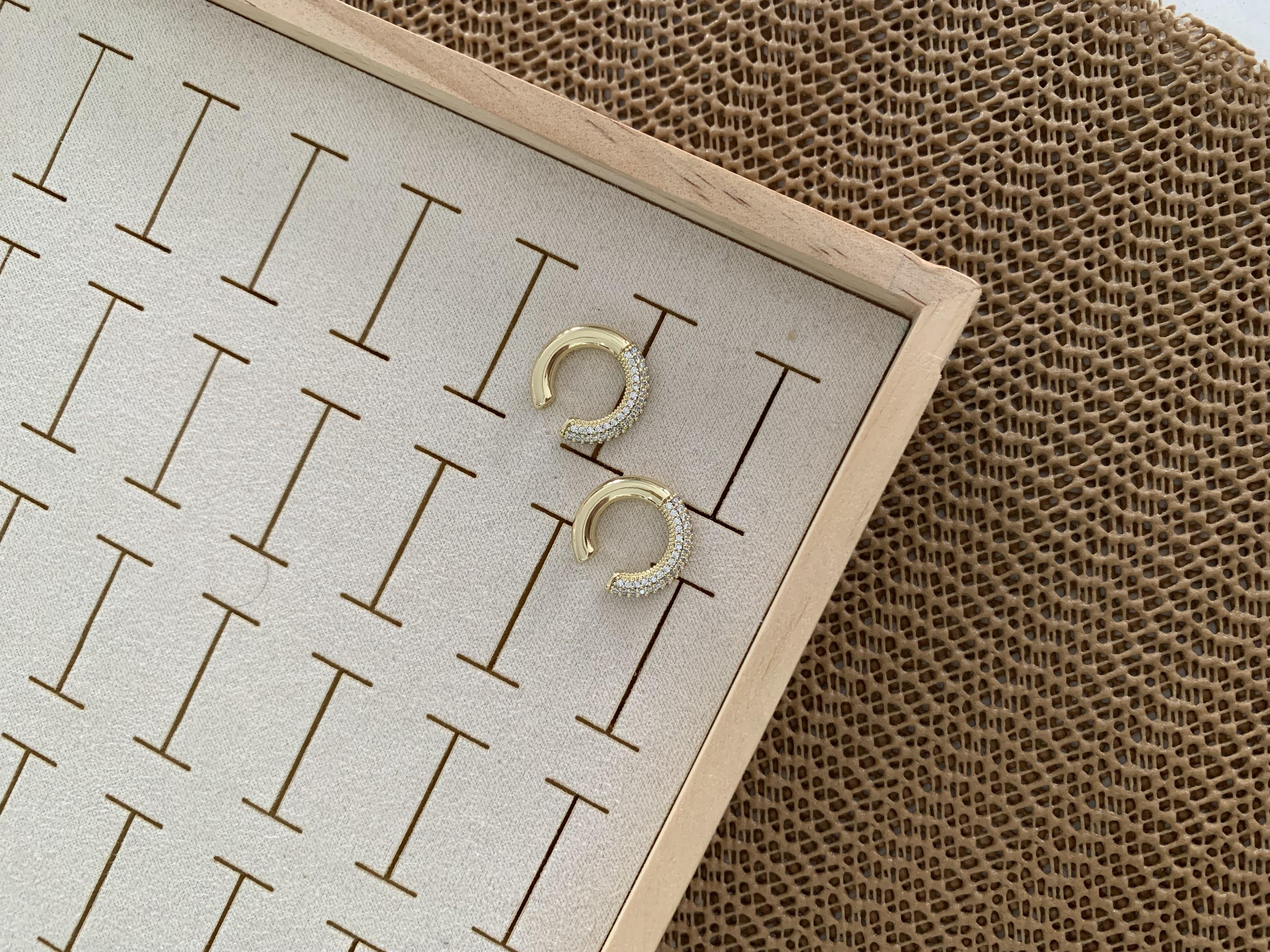 Vip Gold Zirkon Taşlı Halka Kıkırdak Küpe