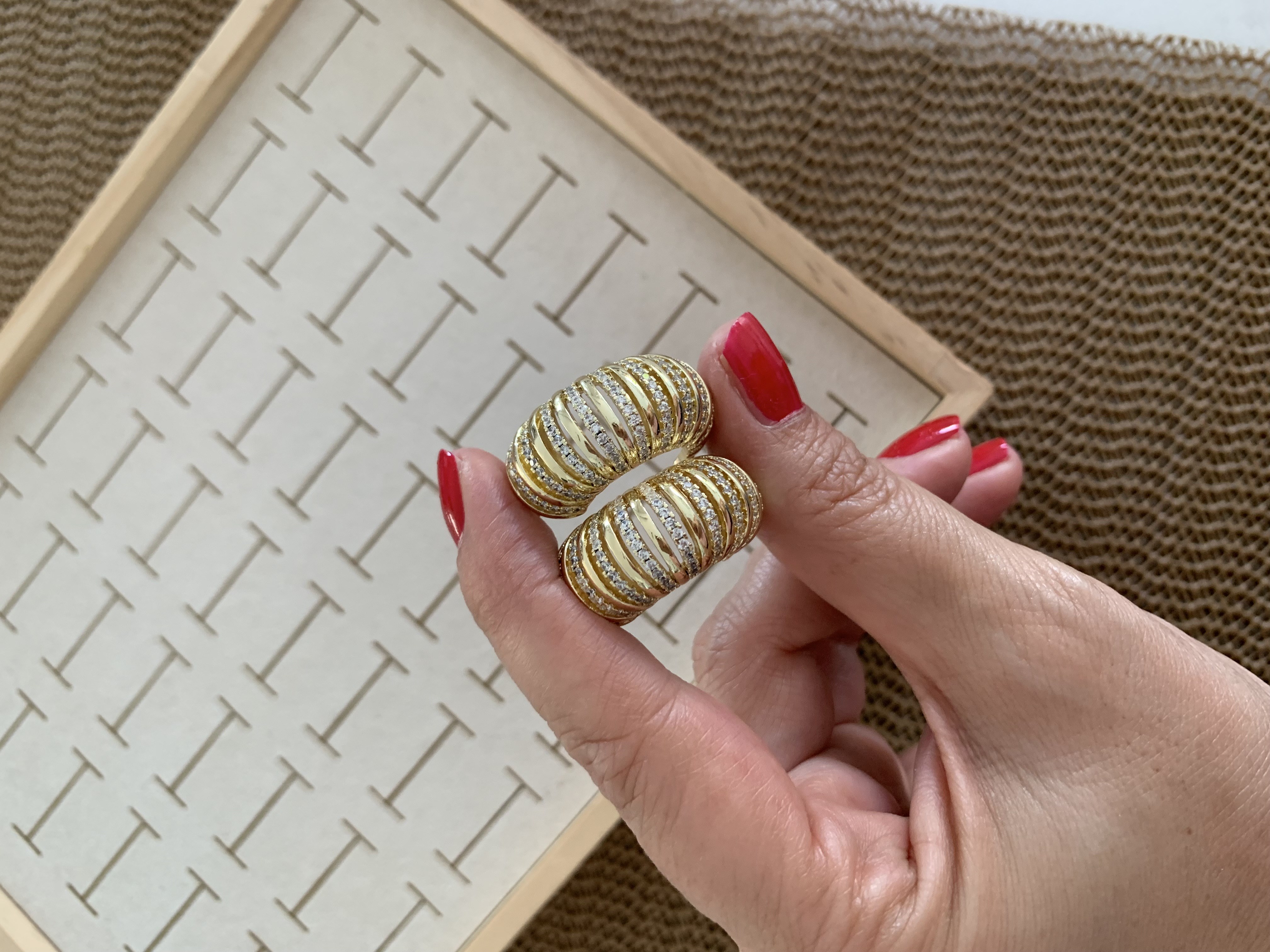 Vip Gold Zirkon Taşlı Helezon Ay Tasarım Küpe