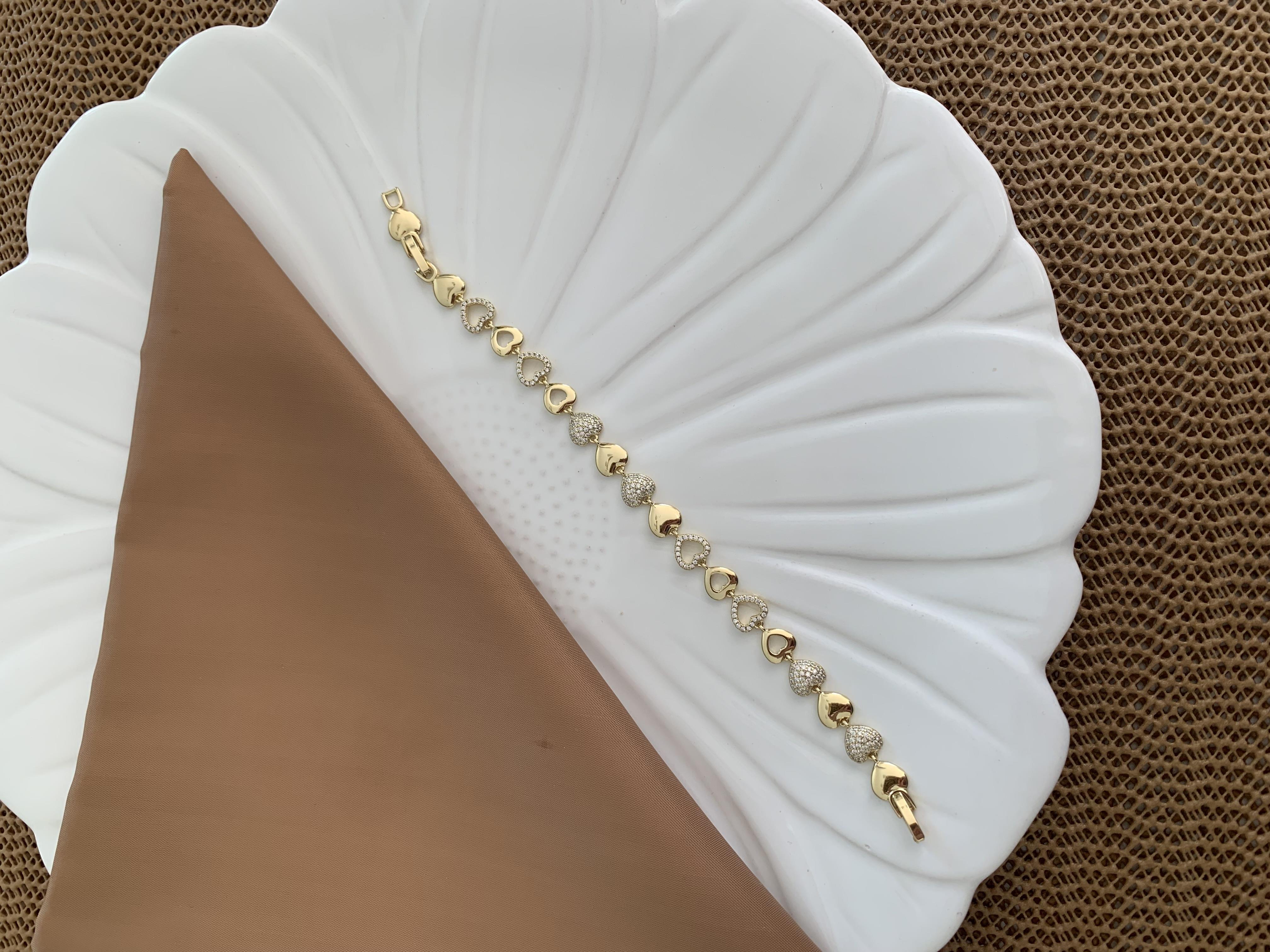 Vip Gold Zirkon Taşlı Kalp Sıralı Tasarım Bileklik