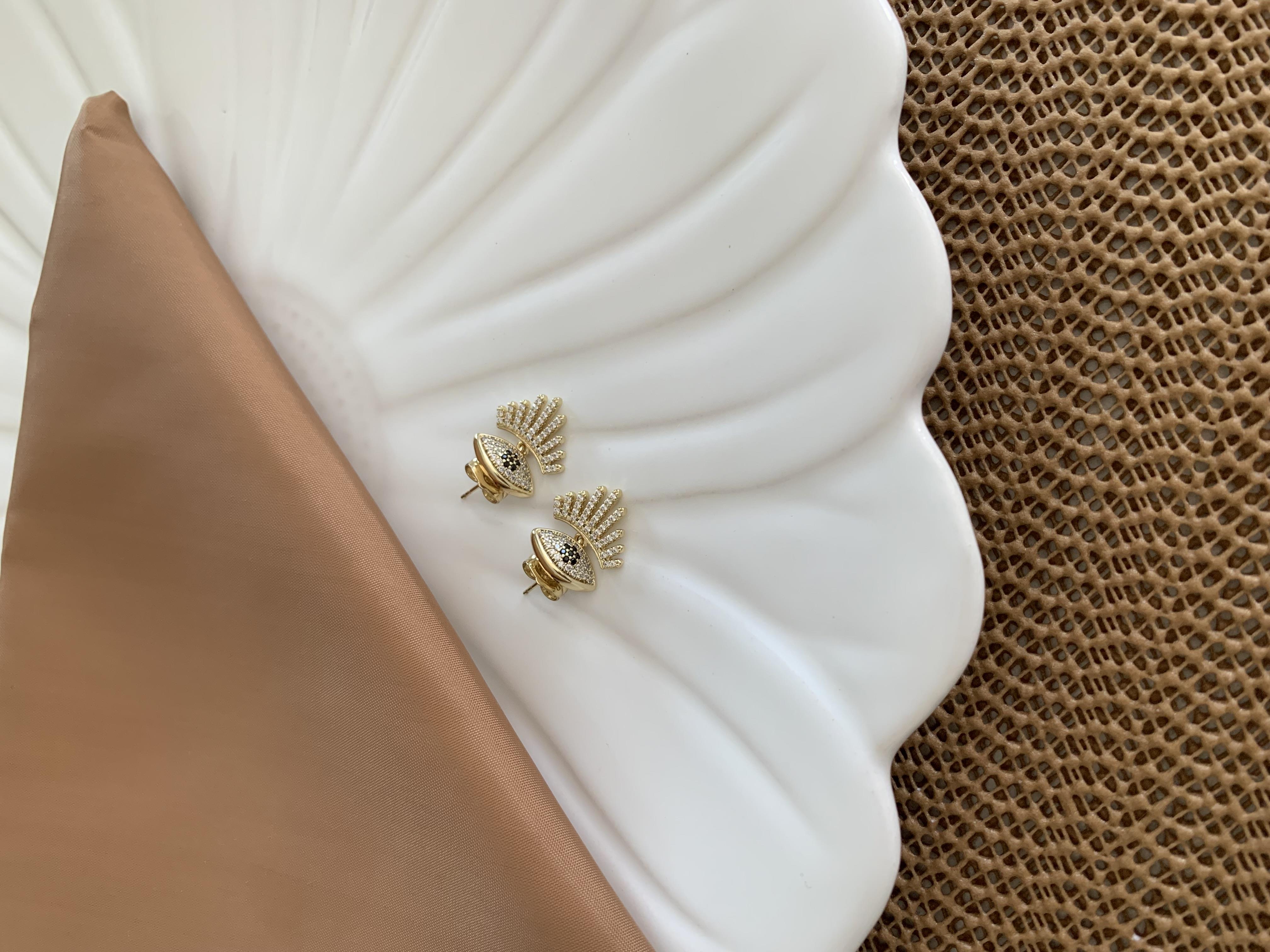 Vip Gold Zirkon Taşlı Kirpikli Göz Tasarım Küpe