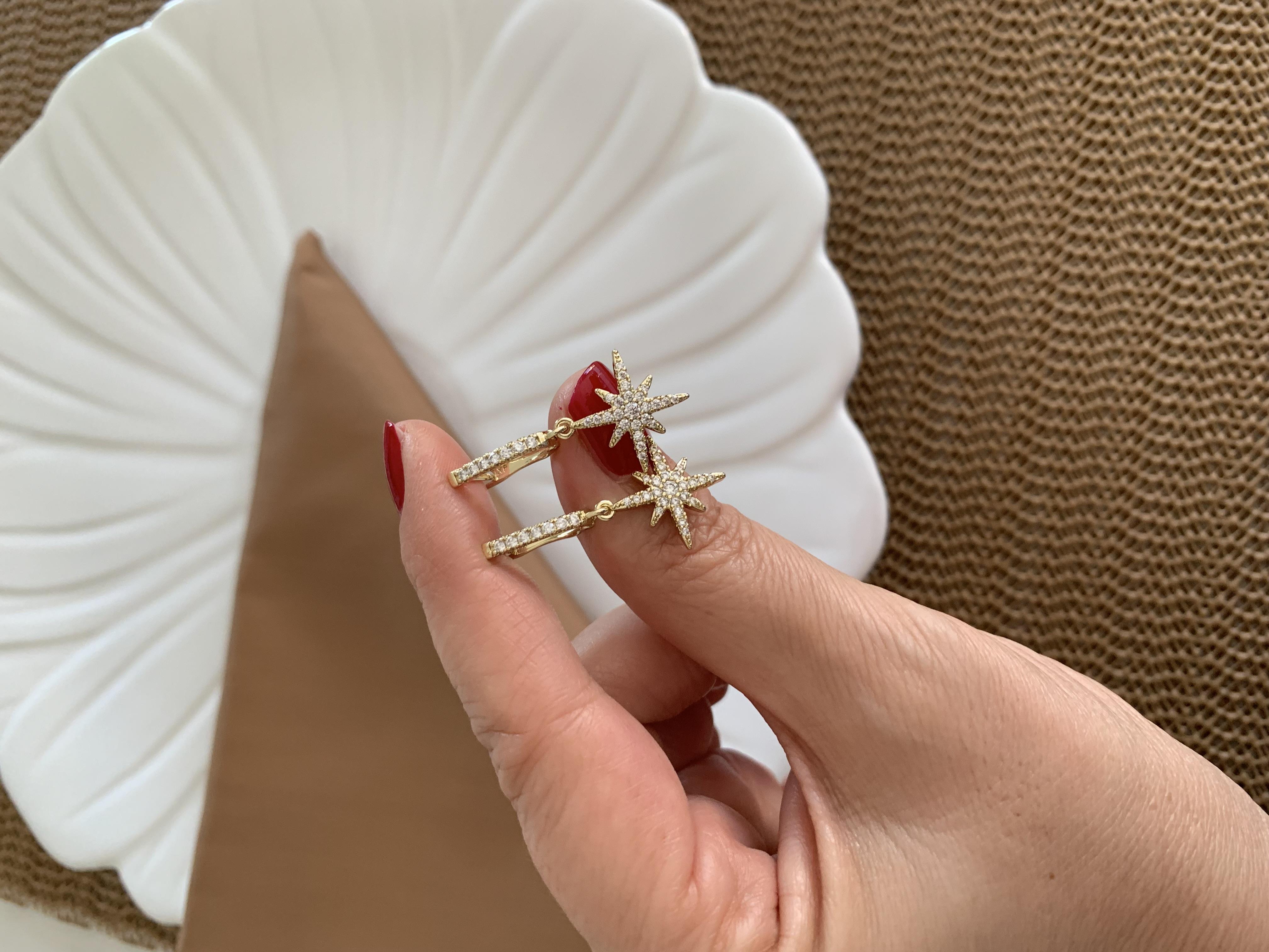 Vip Gold Zirkon Taşlı Kutup Yıldız U Küpe