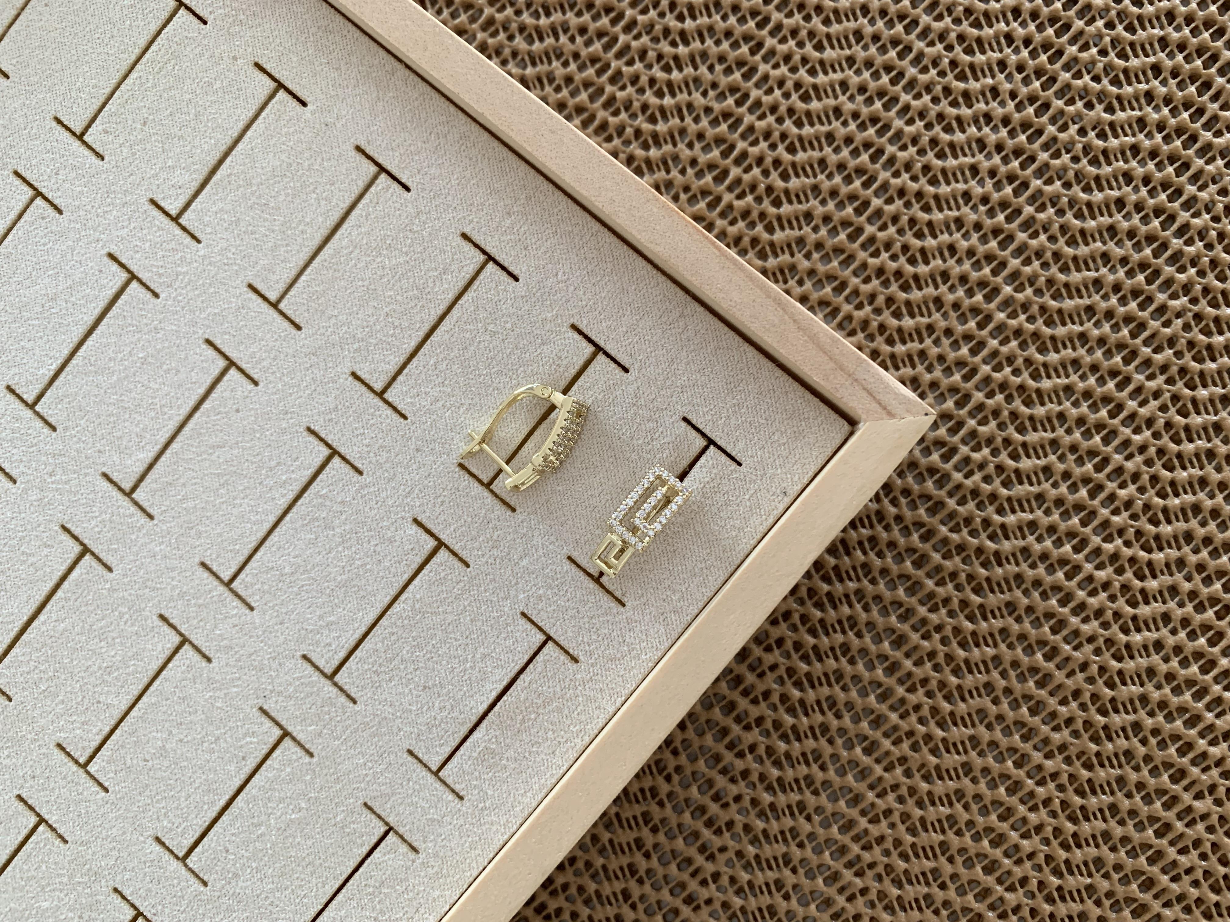 Vip Gold Zirkon Taşlı Marka U Küpe
