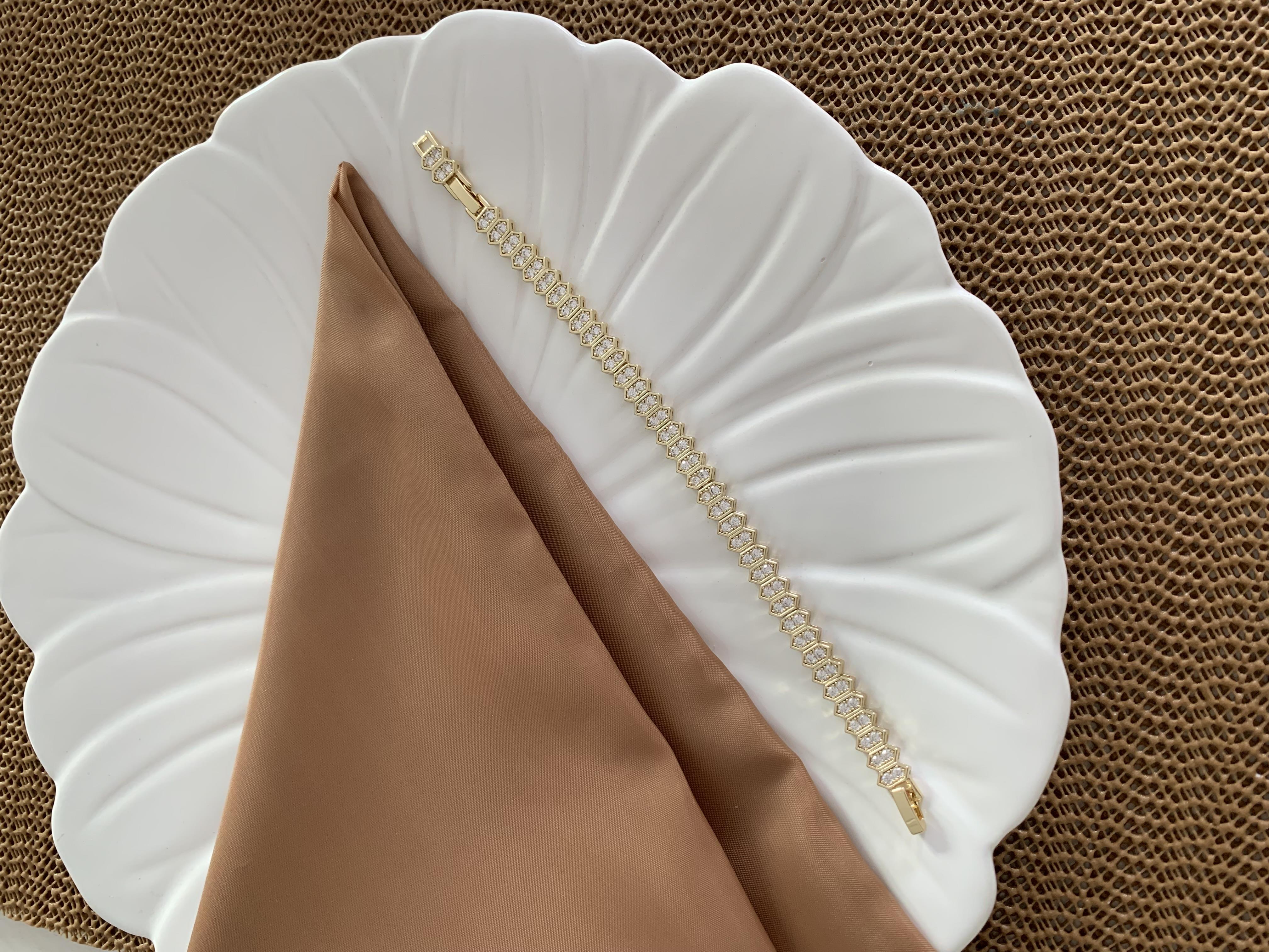 Vip Gold Zirkon Taşlı Petek Desenli Bileklik