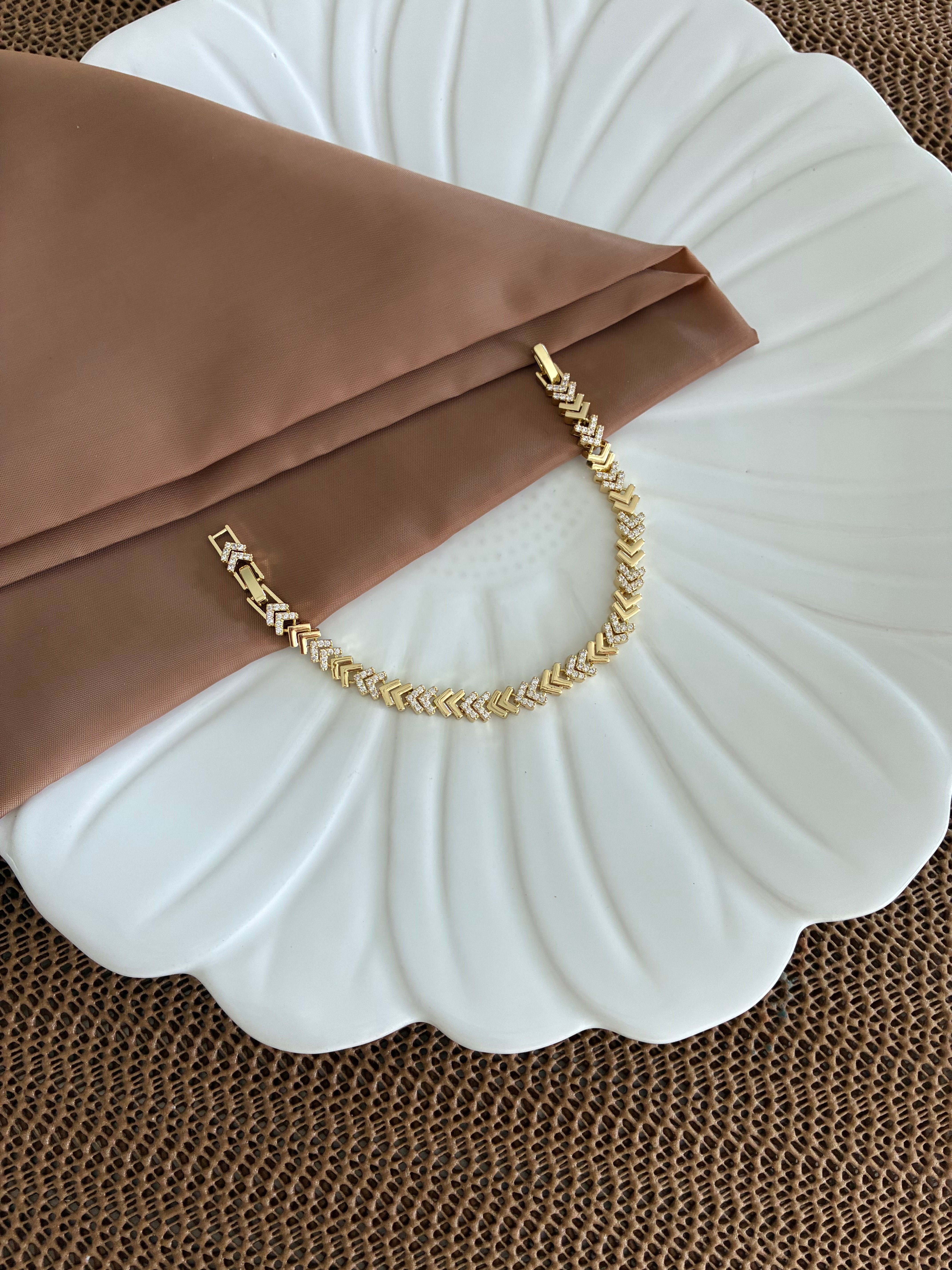 Vip Gold Zirkon Taşlı Plaka V Sıralı Bileklik