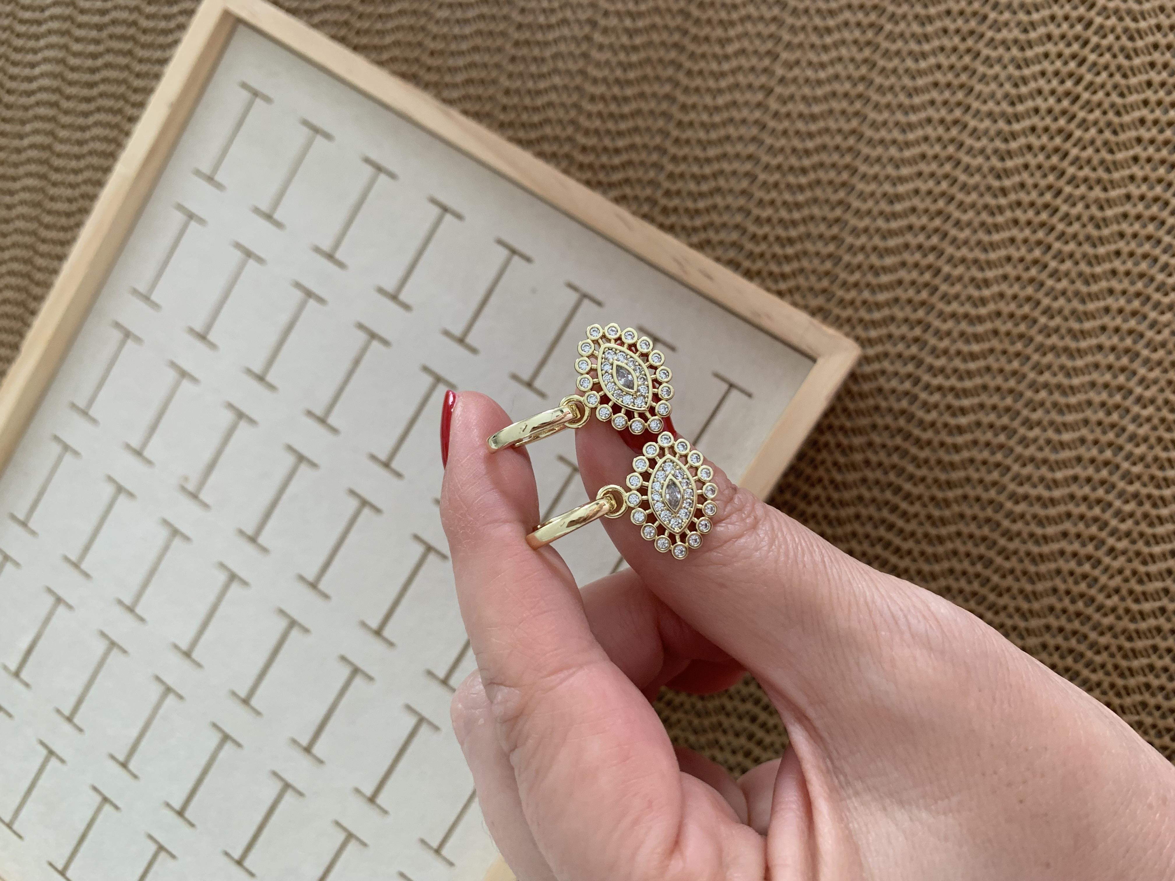 Vip Gold Zirkon Taşlı Su Yolu Göz Tasarım Küpe